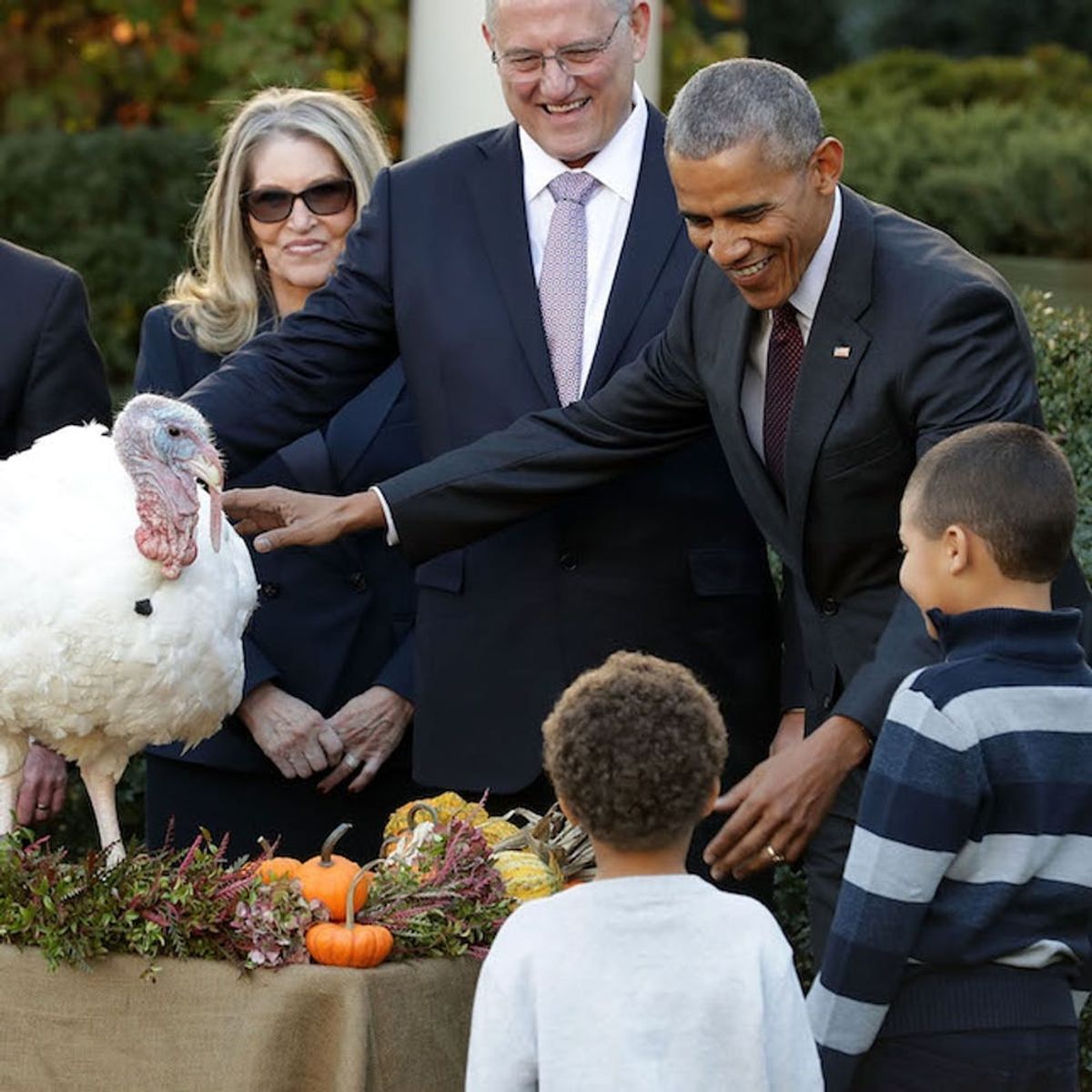 Morning Buzz! President Obama’s Final Turkey Pardoning Was His Punniest Ever + More