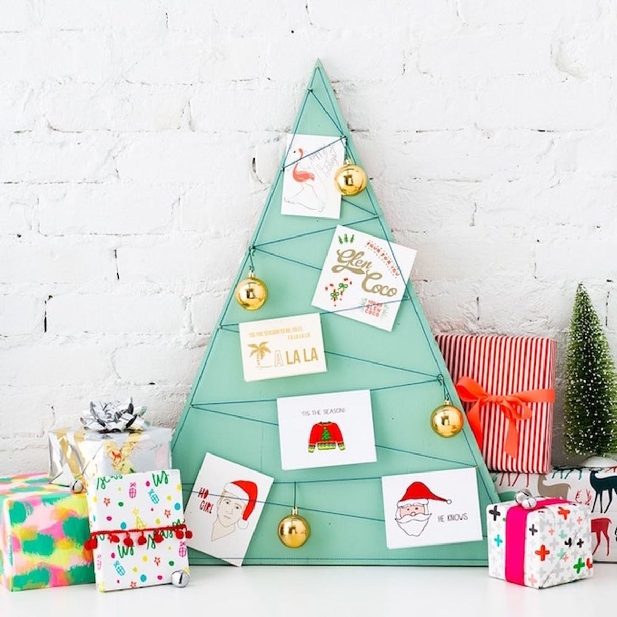 21 DIY Ways to Show Off Your Holiday Card Collection
