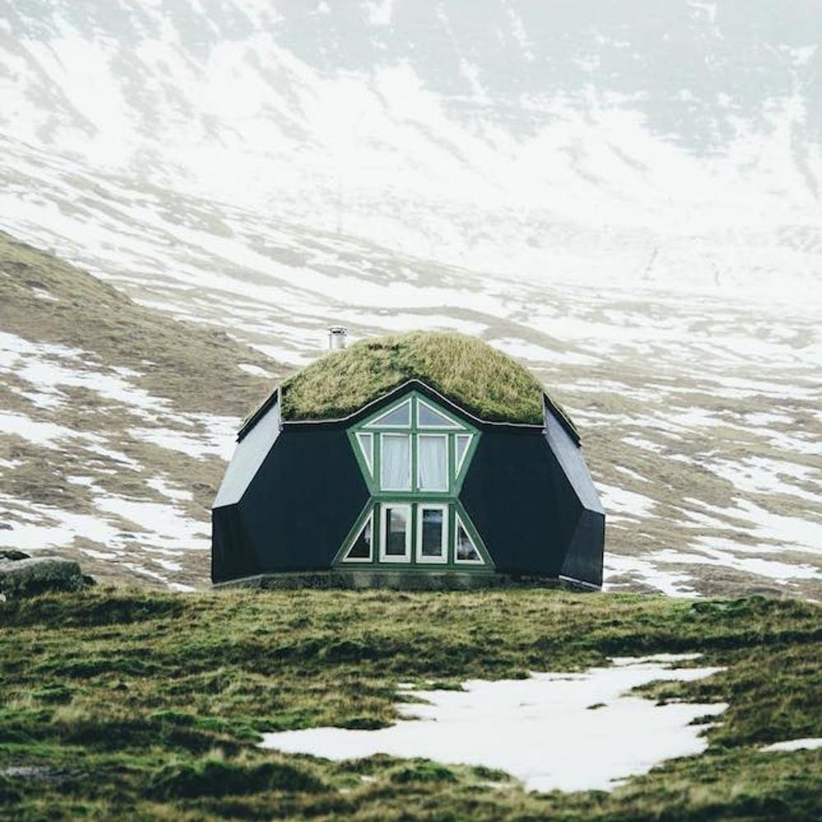 23 Cozy Cabins on Instagram to Ignite Your Winter Wanderlust