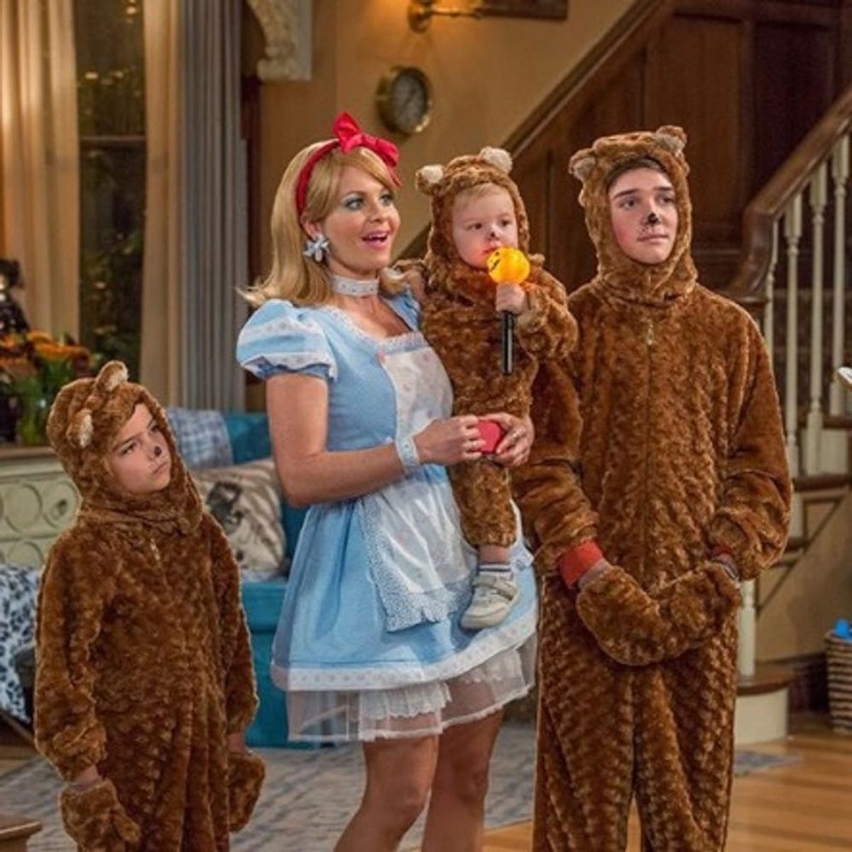 Here’s Your FIRST Look at Fuller House Season 2