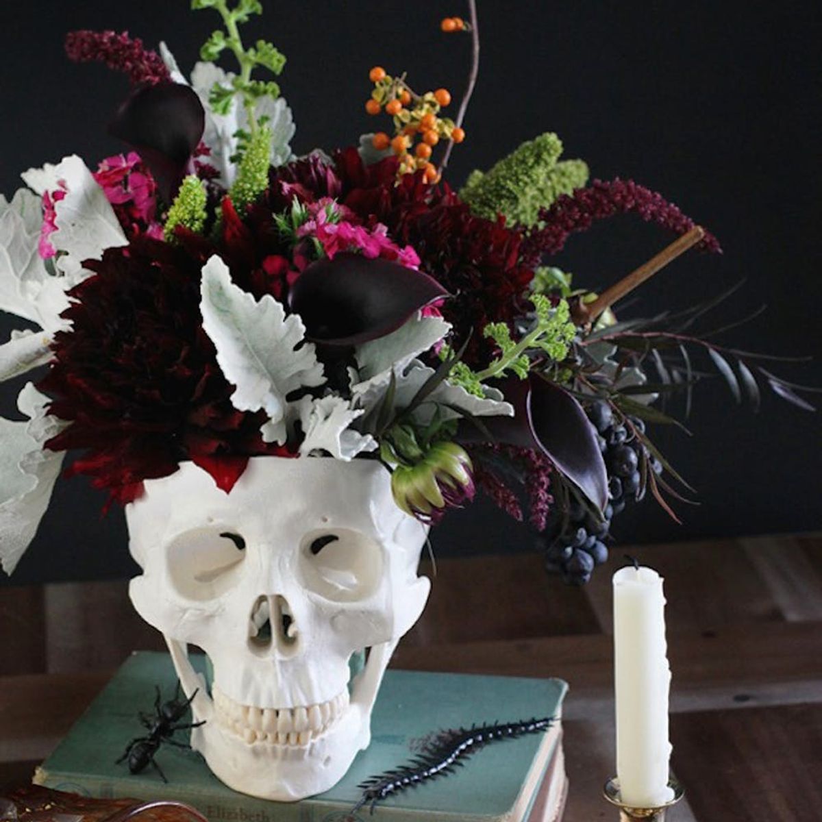 14 Spooky Chic Halloween Table Setting Ideas