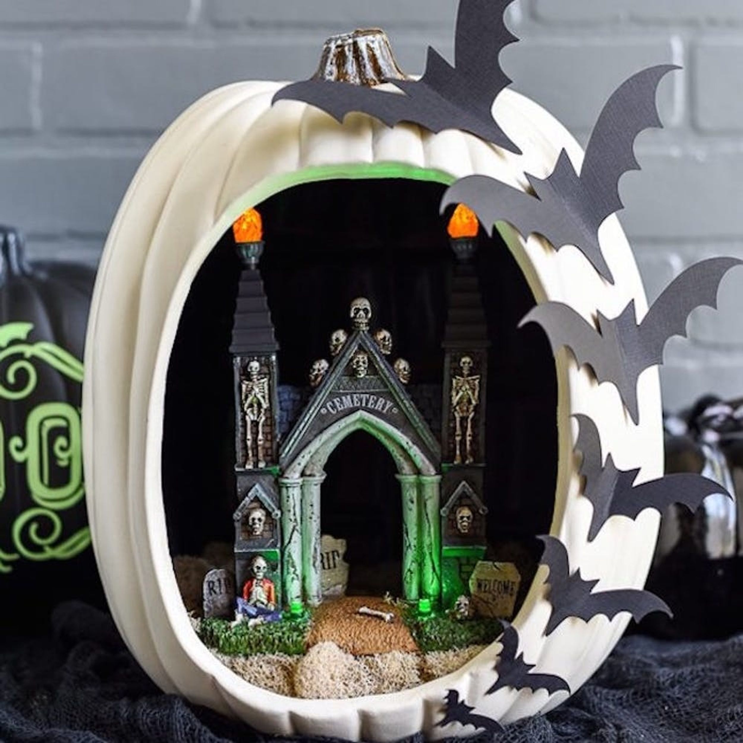 18 Pumpkin Dioramas That Will *Slay* Your Halloween Decor