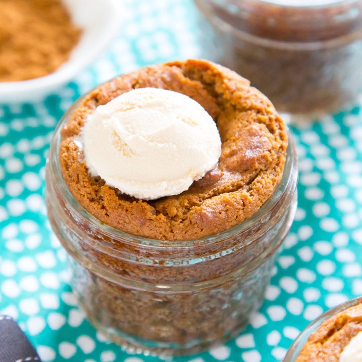 Warm Up With the Cutest Spiced Molasses Cookie (Baked in a Jar!)
