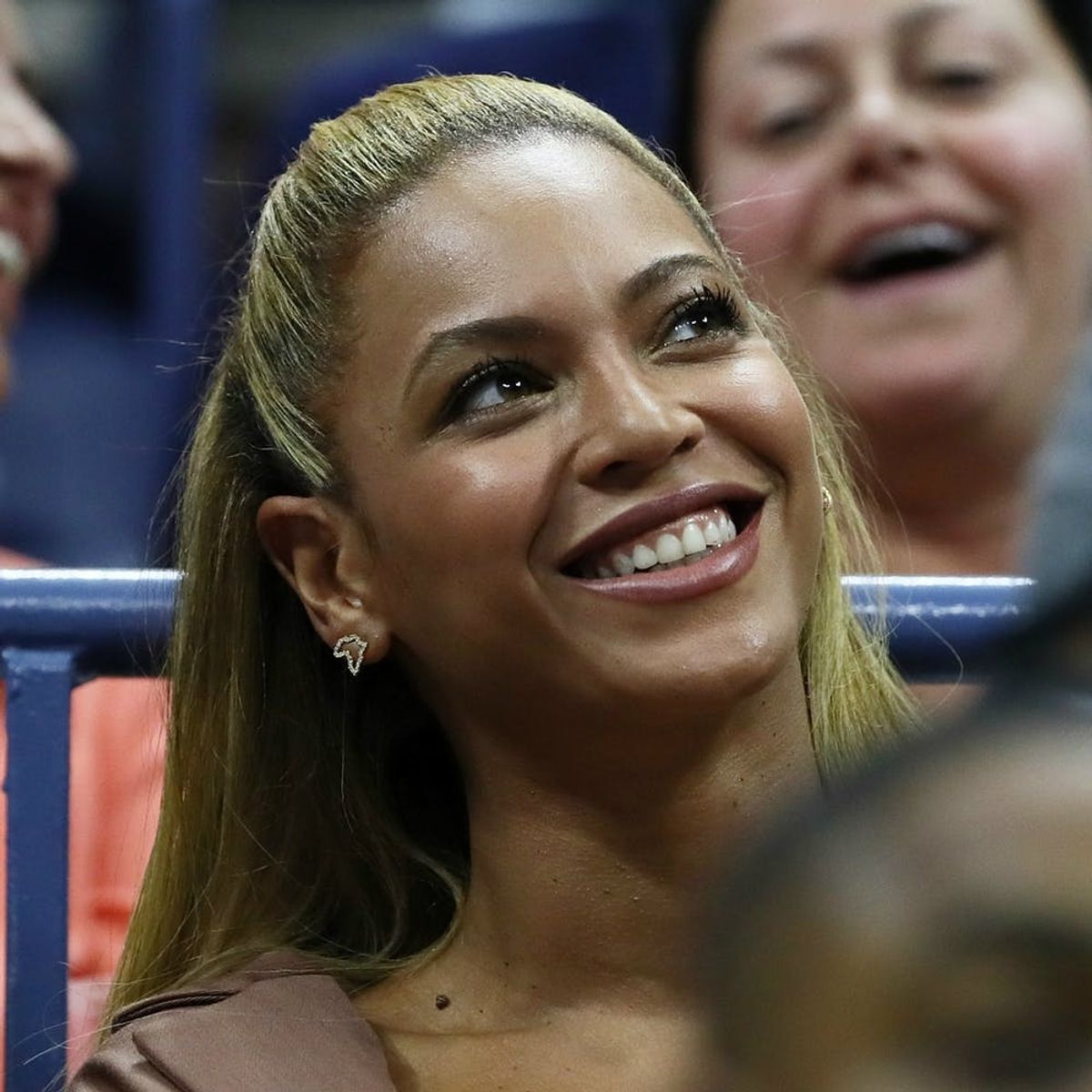 See How Beyoncé Helped One of Her Backup Dancers Propose