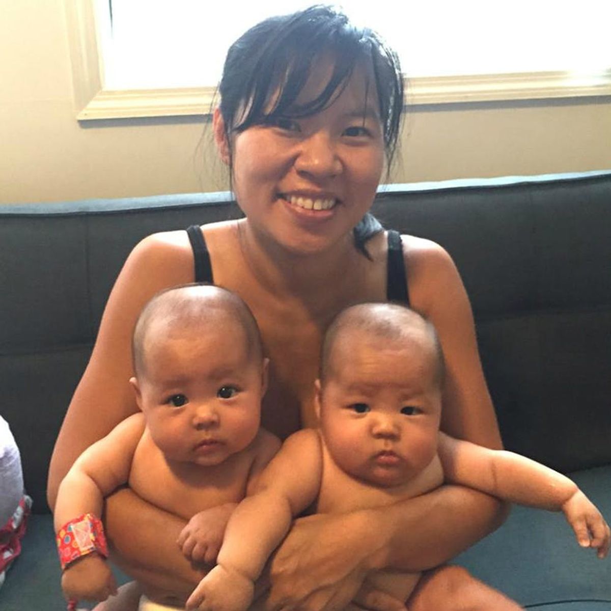 The Reason This Working Mother’s Breastfeeding Photo Is Going Viral Is Inspiring AF
