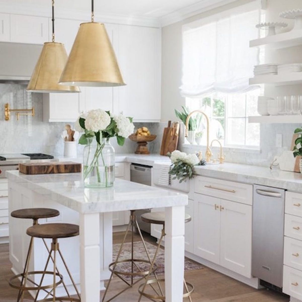 18 White Rooms That’ll Look Good Way Past Labor Day