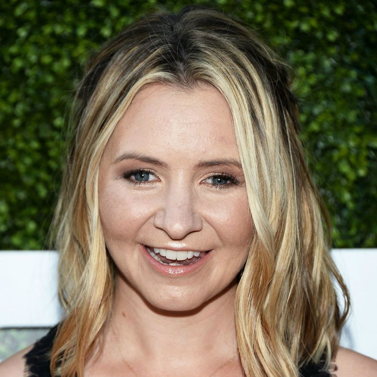 Beverley Mitchell’s Tribute to 7th Heaven for the Show’s 20 Year Anniversary Will Give You the Feels