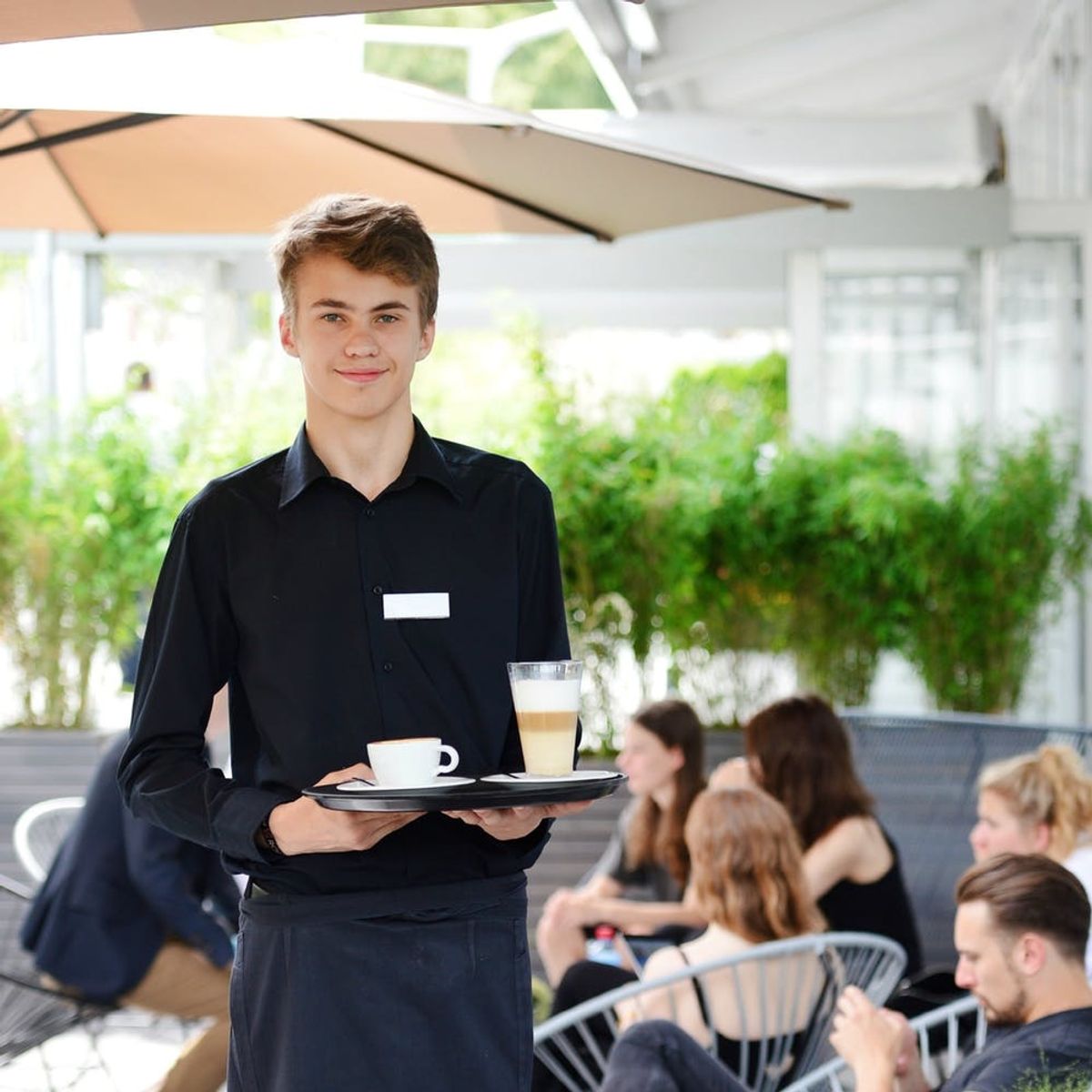 A Waiter at Applebee’s Received a $500 Tip for the Most Amazing Reason