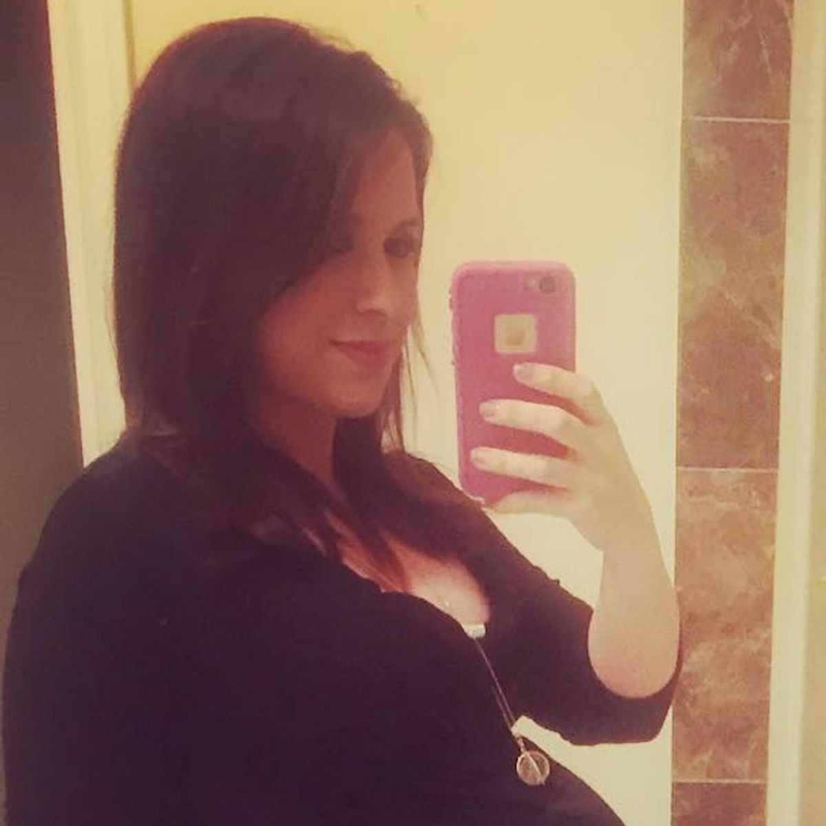 Morning Buzz! Lacey Chabert Is Ready to Pop in This Adorable New Baby Bump Pic + More