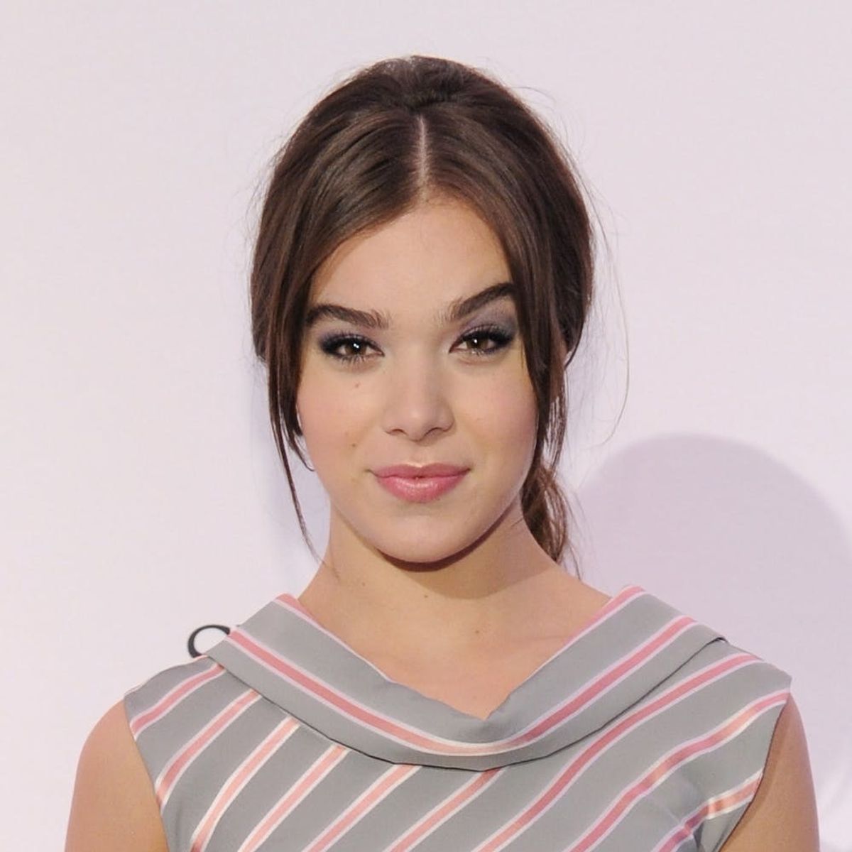 Hailee Steinfeld Just Revealed a Surprising Truth About Taylor Swift’s #GirlSquad