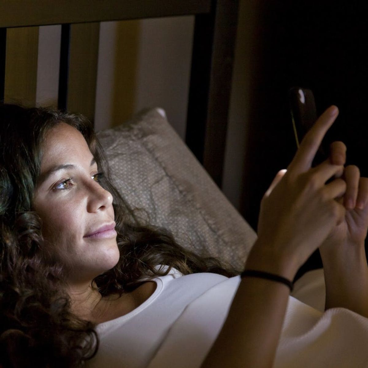 Here’s What Happened When I Stopped Using Screens at Night for One Week