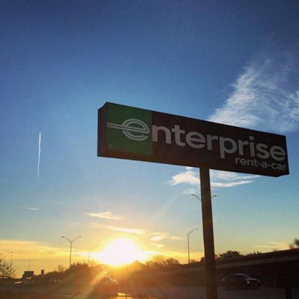 This Photo of an Enterprise Employee Helping a Mom in Need Will Give You All the Feels
