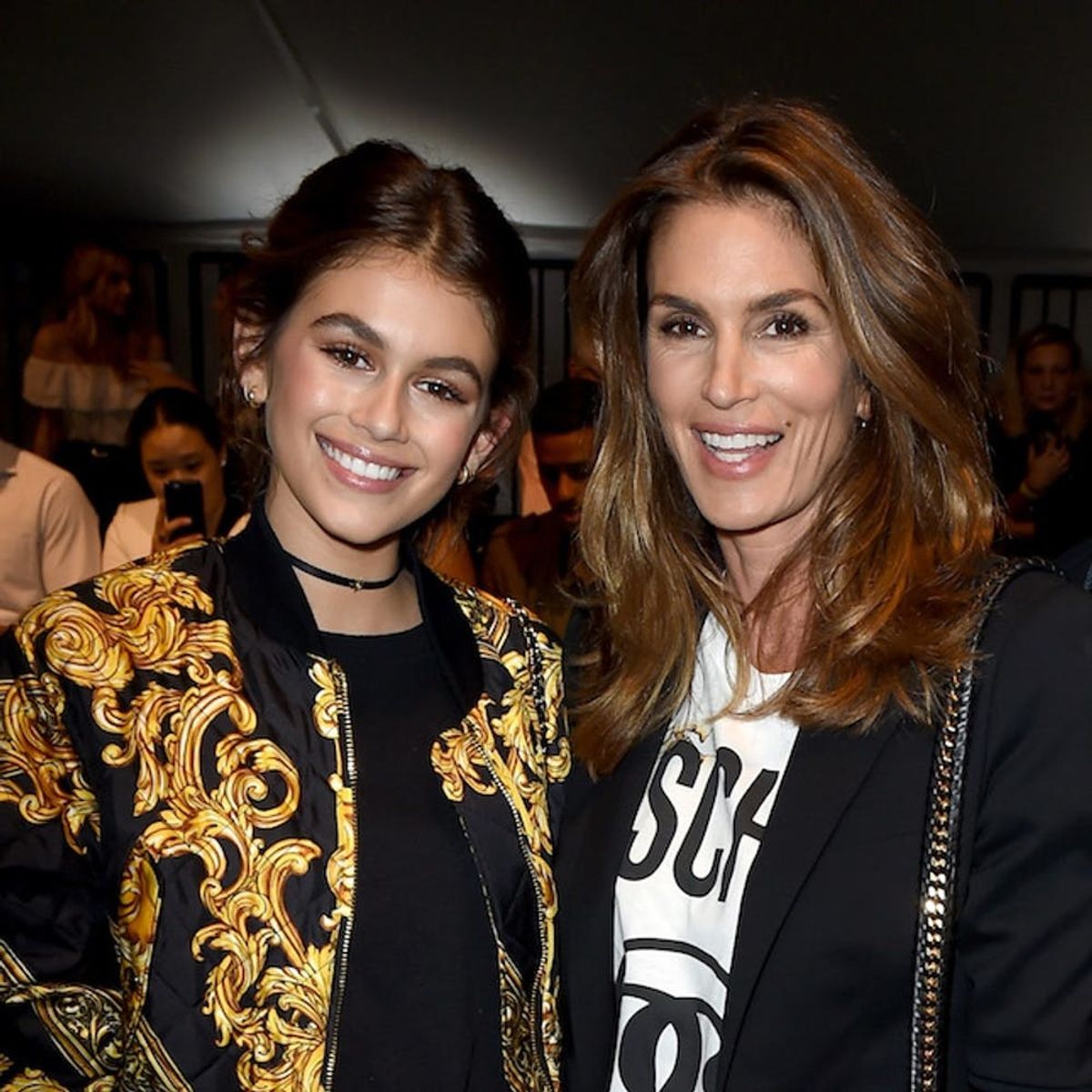 Morning Buzz! Cindy Crawford Is Totally Twinning With Her Teen Daughter + More