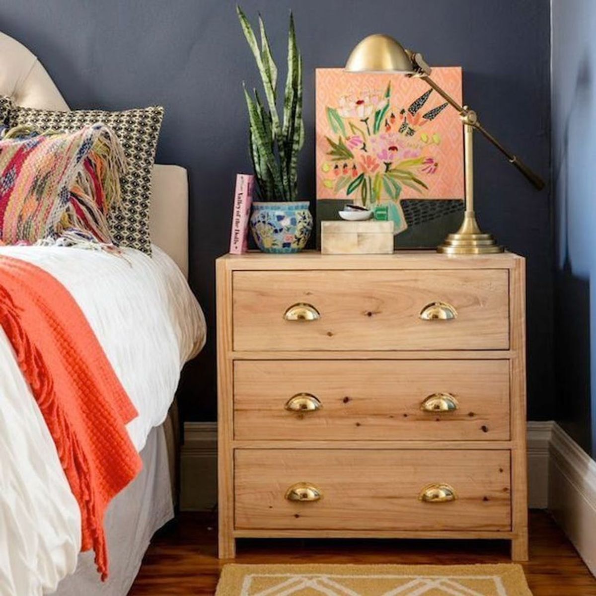 15 Bedside Table #Shelfies to Copy for Yourself
