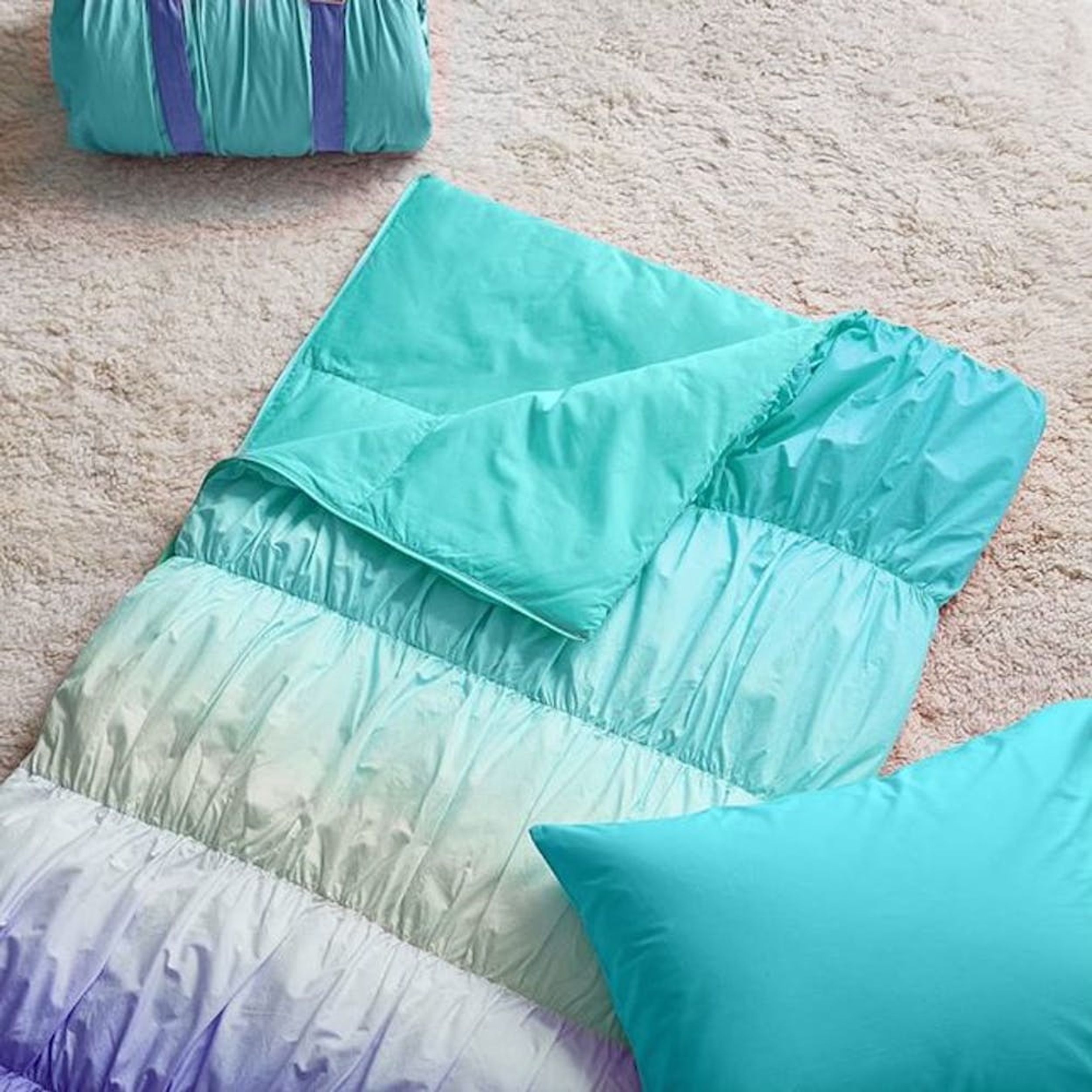 13 Adorable Kids Sleeping Bags You’ll Want for Yourself