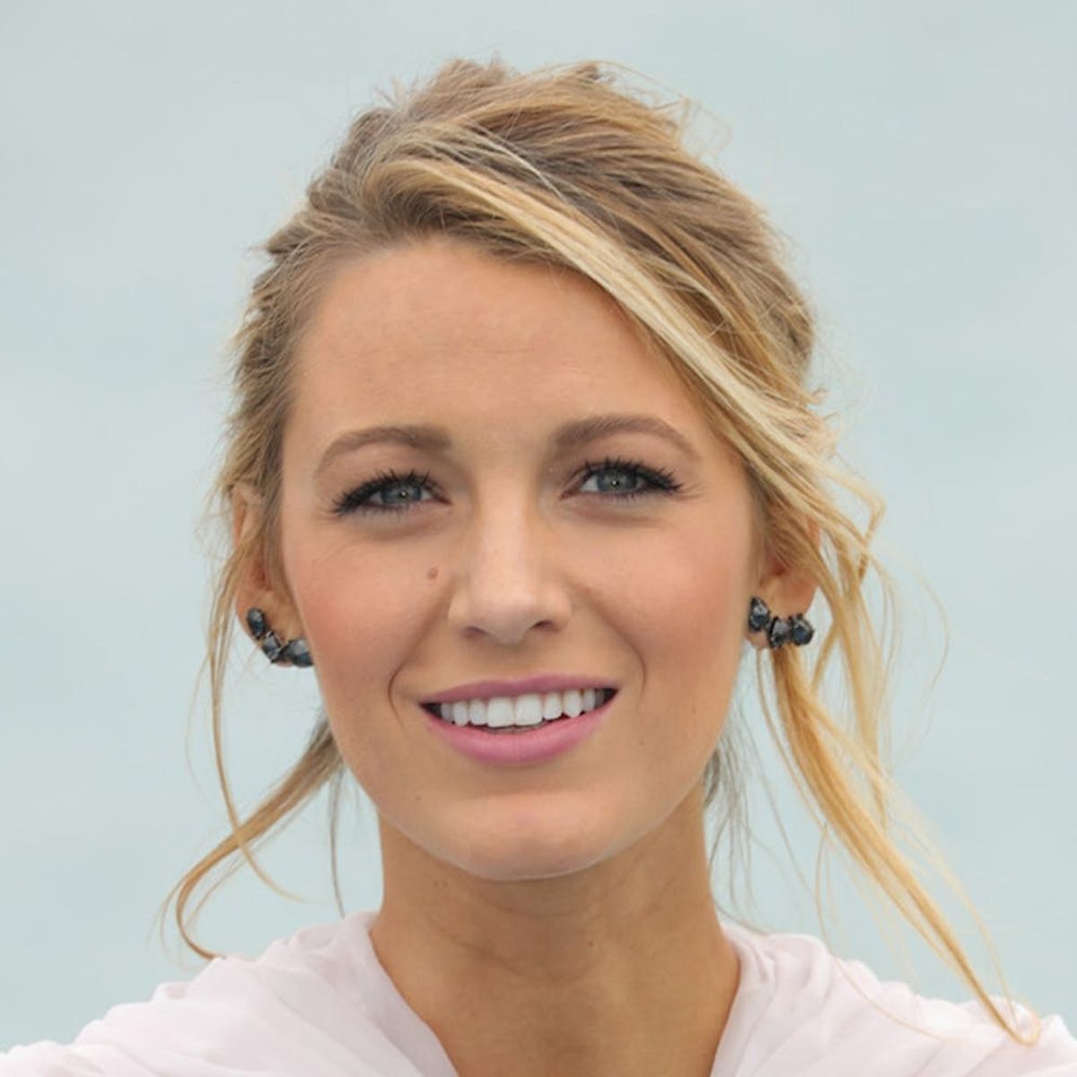 Morning Buzz! Blake Lively’s Epic Throwback Proves She Was Born for Her Latest Role + More