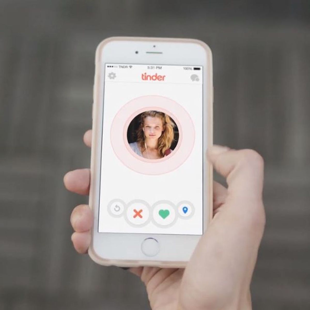 Soon, You’ll Have to Be Over 18 to Use Tinder