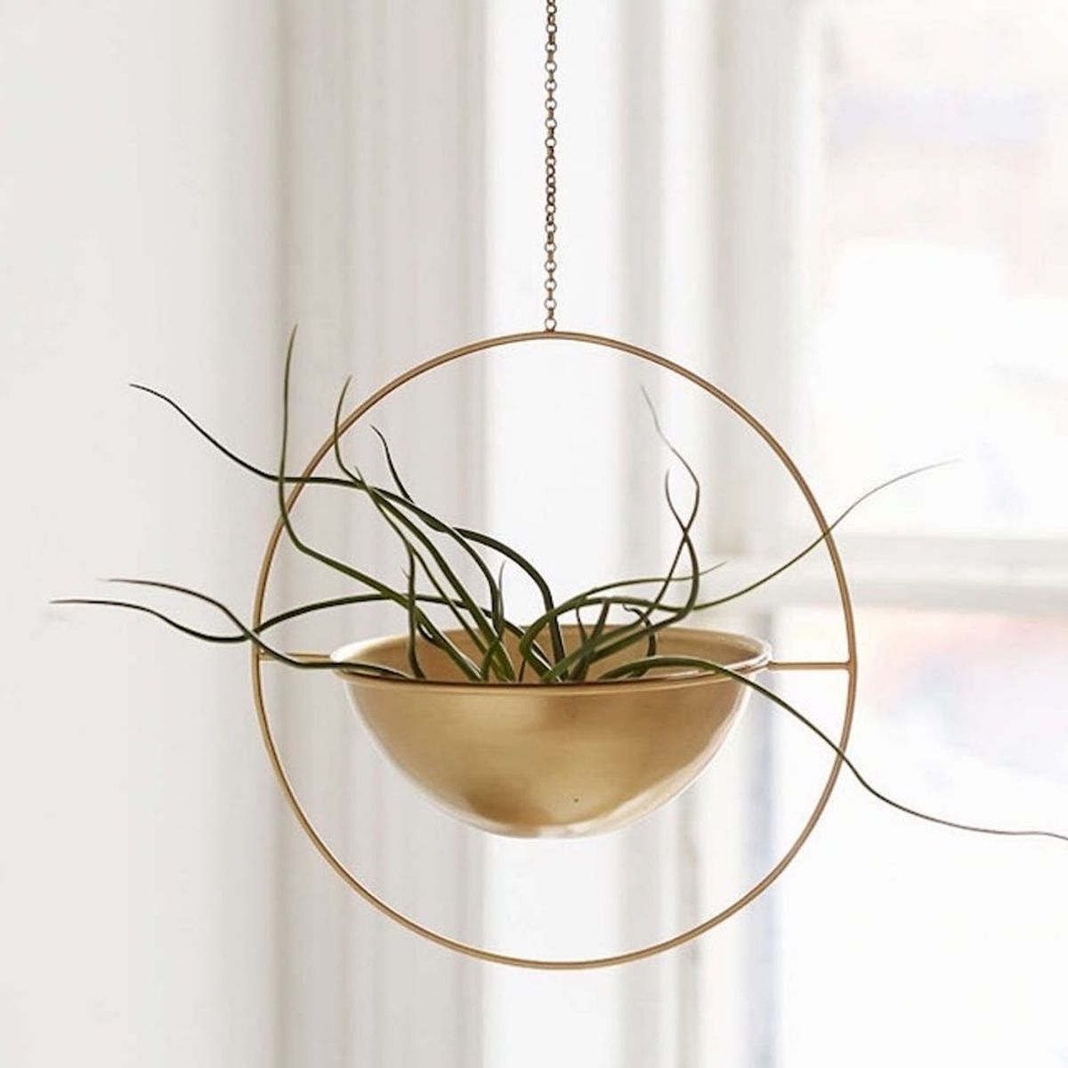 15 Metallic Planters to Add Some Sparkle to Your Indoor Garden