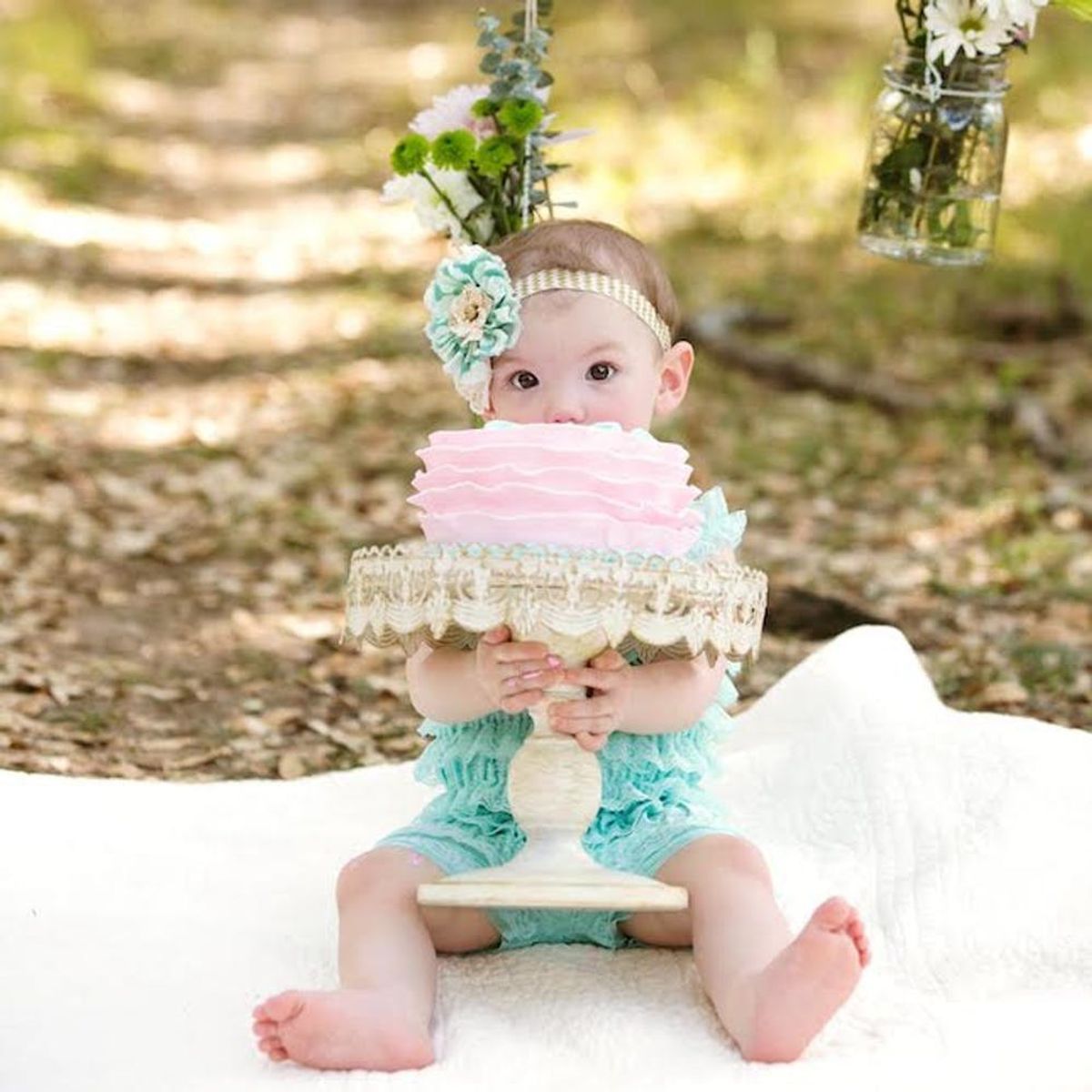 13 Seriously Adorable Cake Smash Photo Ideas for Baby’s First Birthday