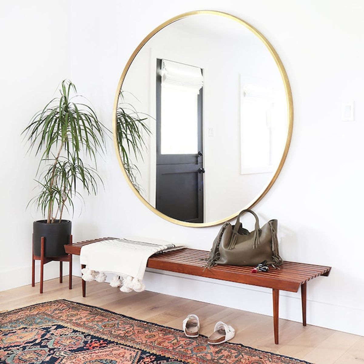 17 Chic Foyer Makeovers You’ll Want for Your Home