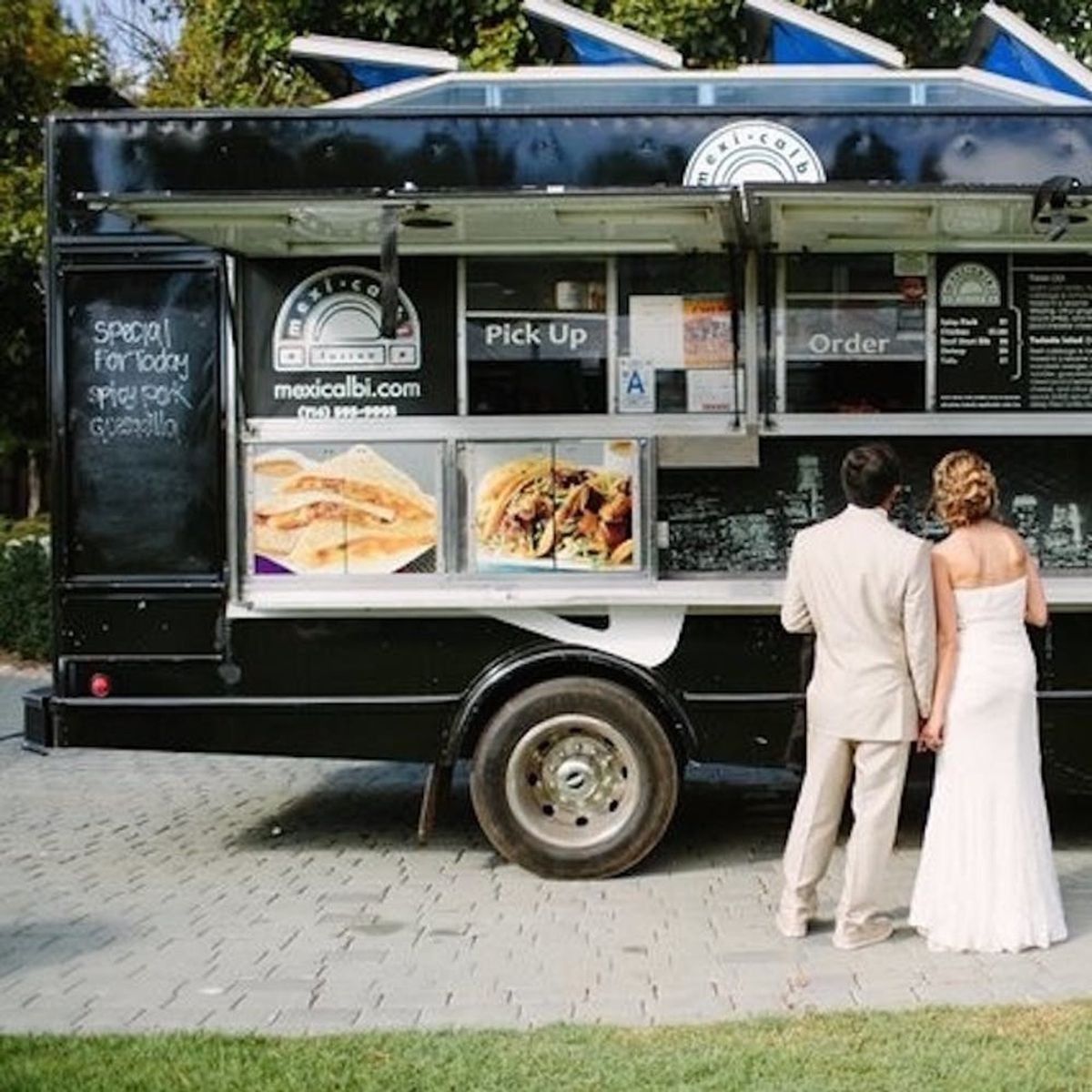 14 Cocktail and Food Truck Ideas for Your Wedding