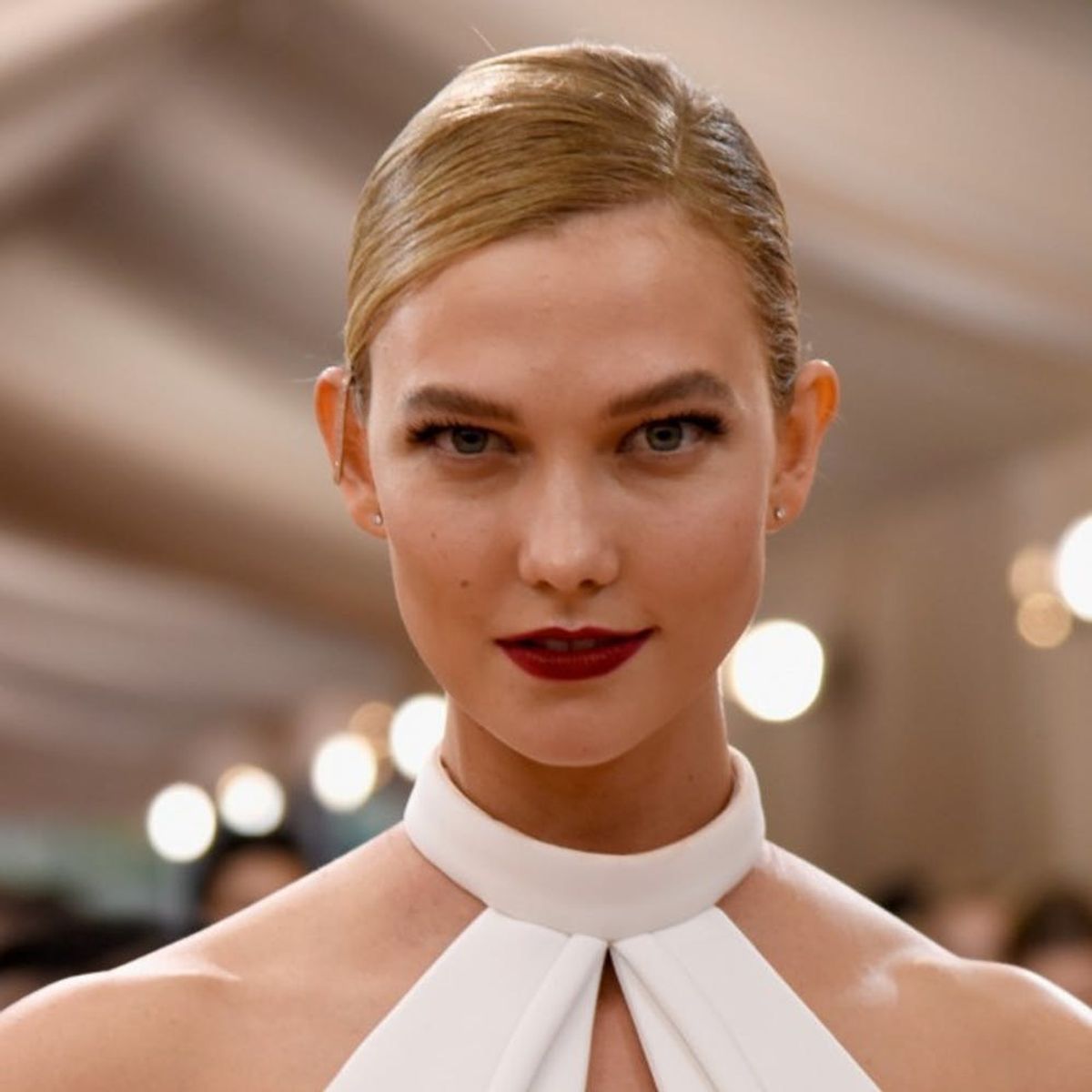 Karlie Kloss Just Debuted a ’70s Curly Hairstyle