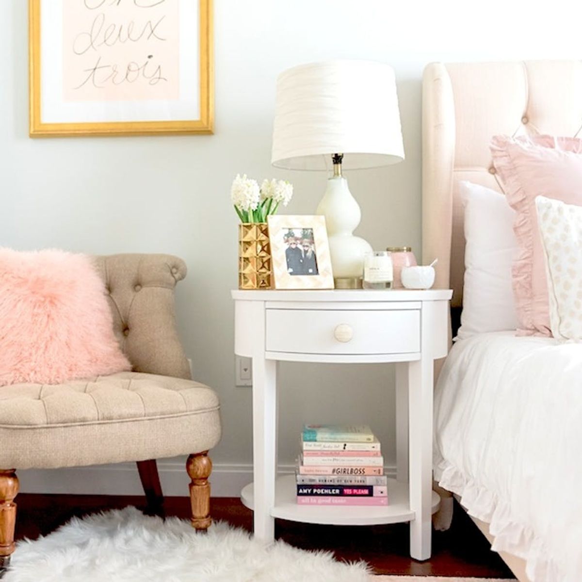 This Fashion Blogger’s Bedroom Makeover Is Super Stylish *and* Budget-Friendly