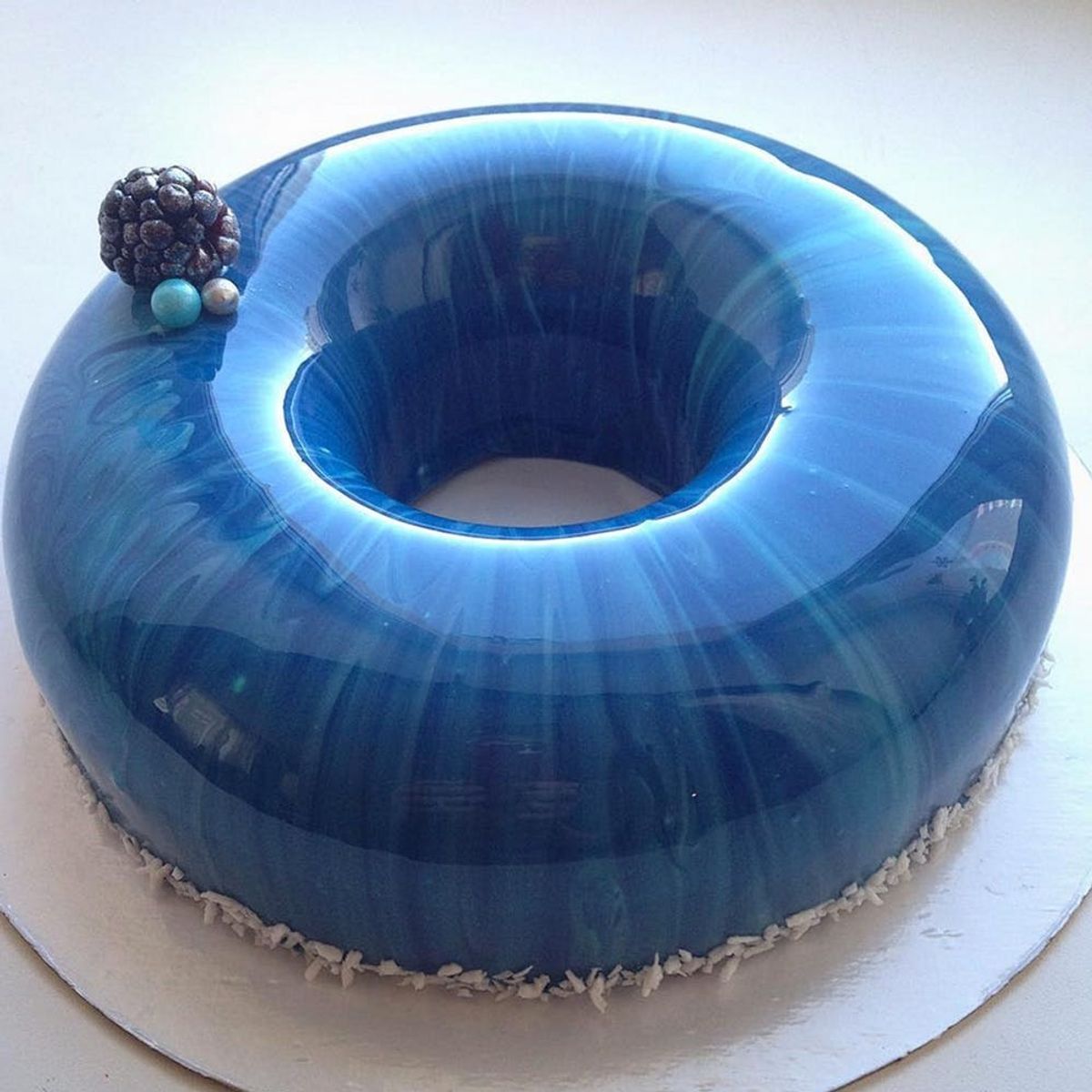 This Woman’s Perfect Cakes Are Blowing the Internet’s Mind