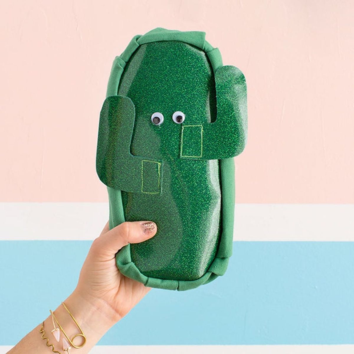 $10 DIY Project: How to Make a Cute AF Cactus Makeup Bag