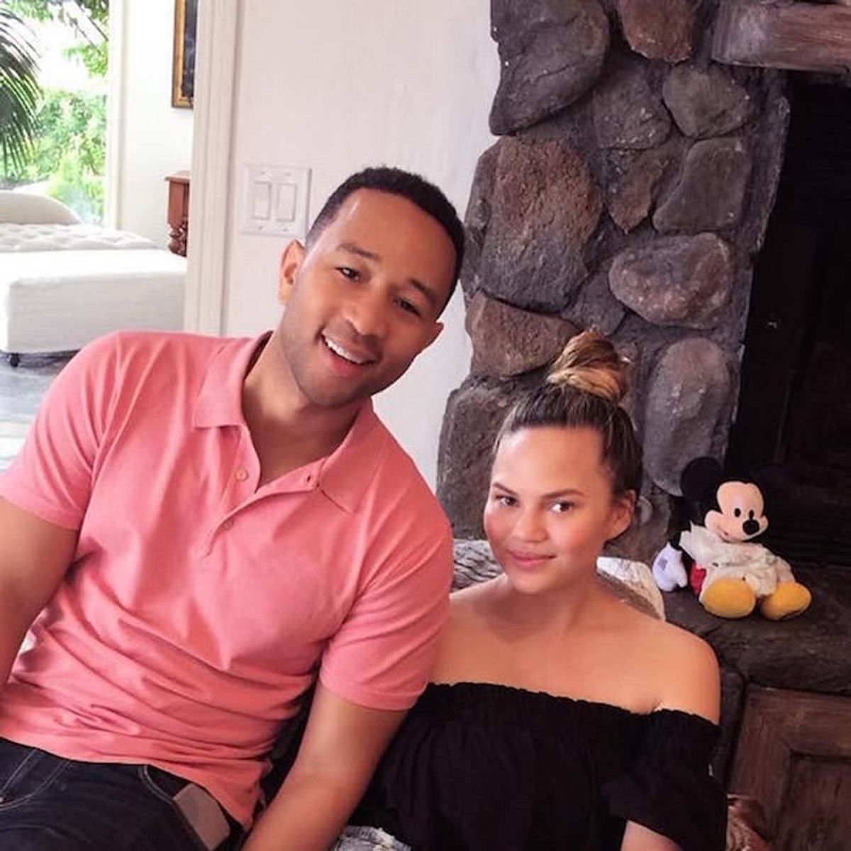 Morning Buzz! Chrissy Teigen Proves She’s Not Human in This New Post-Baby Pic + More