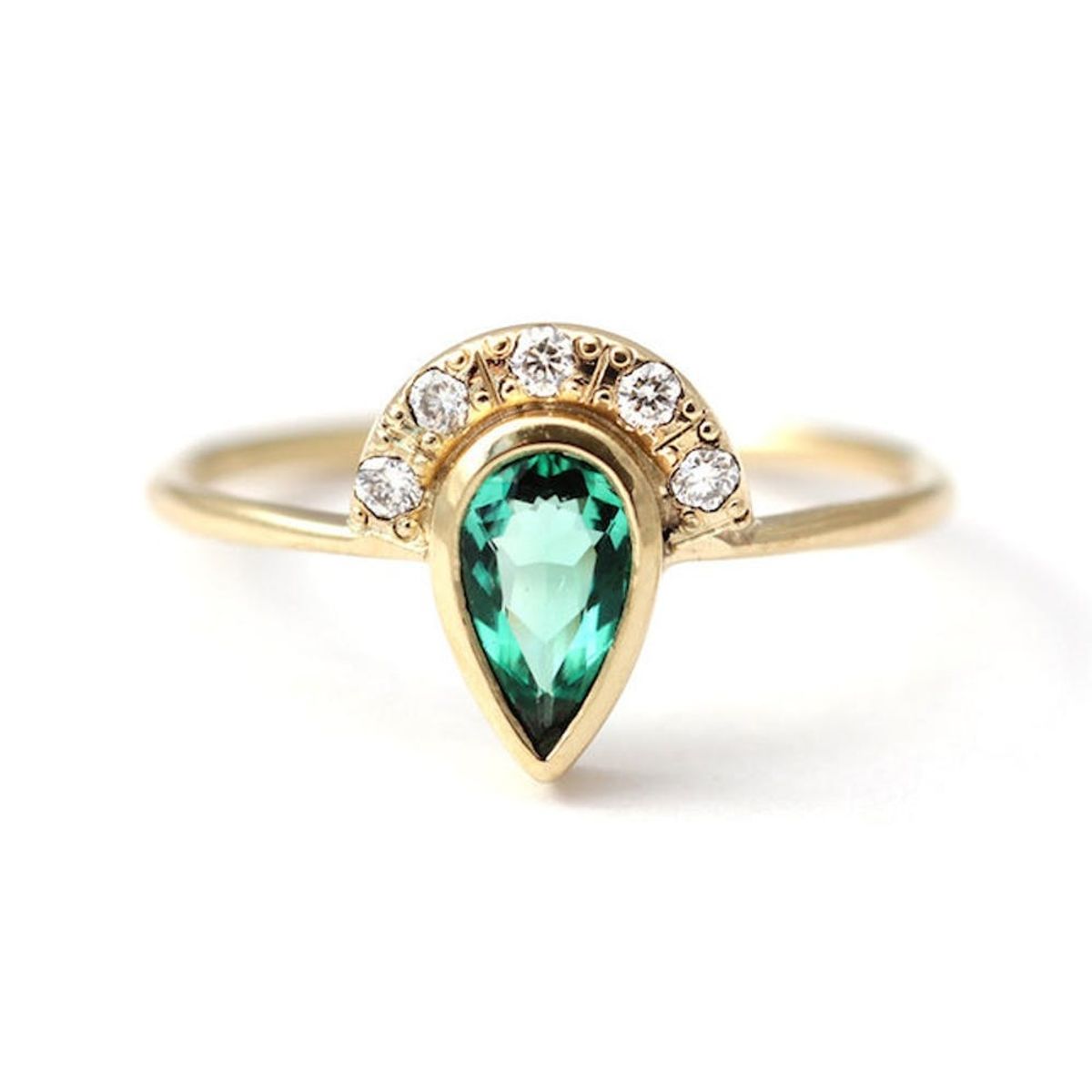 17 Gorgeous Non-Traditional Emerald Engagement Rings for May Babes