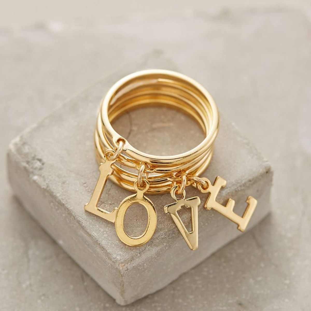 The Mother’s Day Gift Guide for Extra-Thoughtful Jewelry