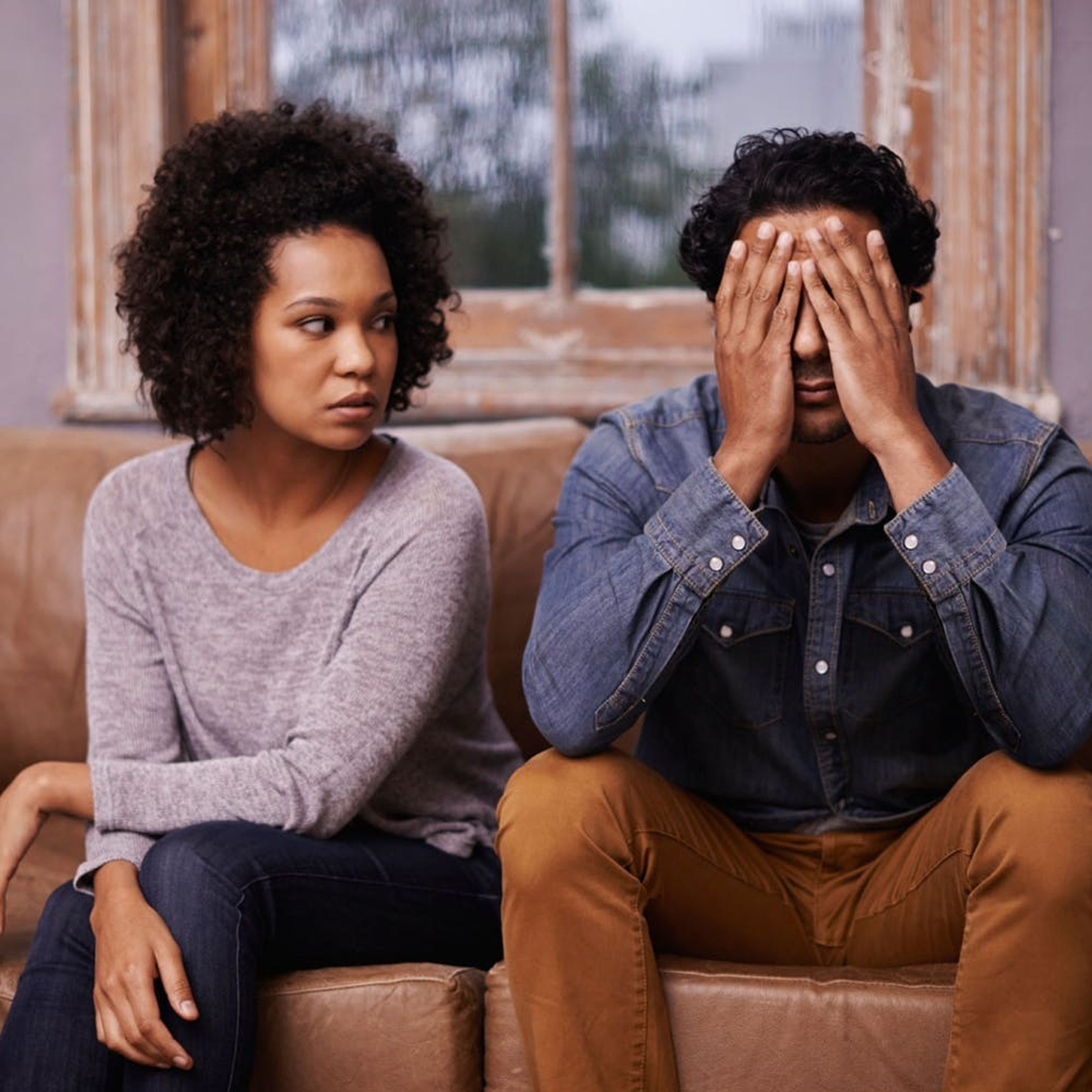 3 Signs You’re in a Toxic Relationship + How to Get Out