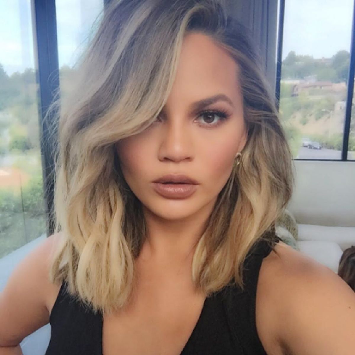 Morning Buzz! This Honest Pic Proves Chrissy Teigen Is the New Mom Role Model We Need + More