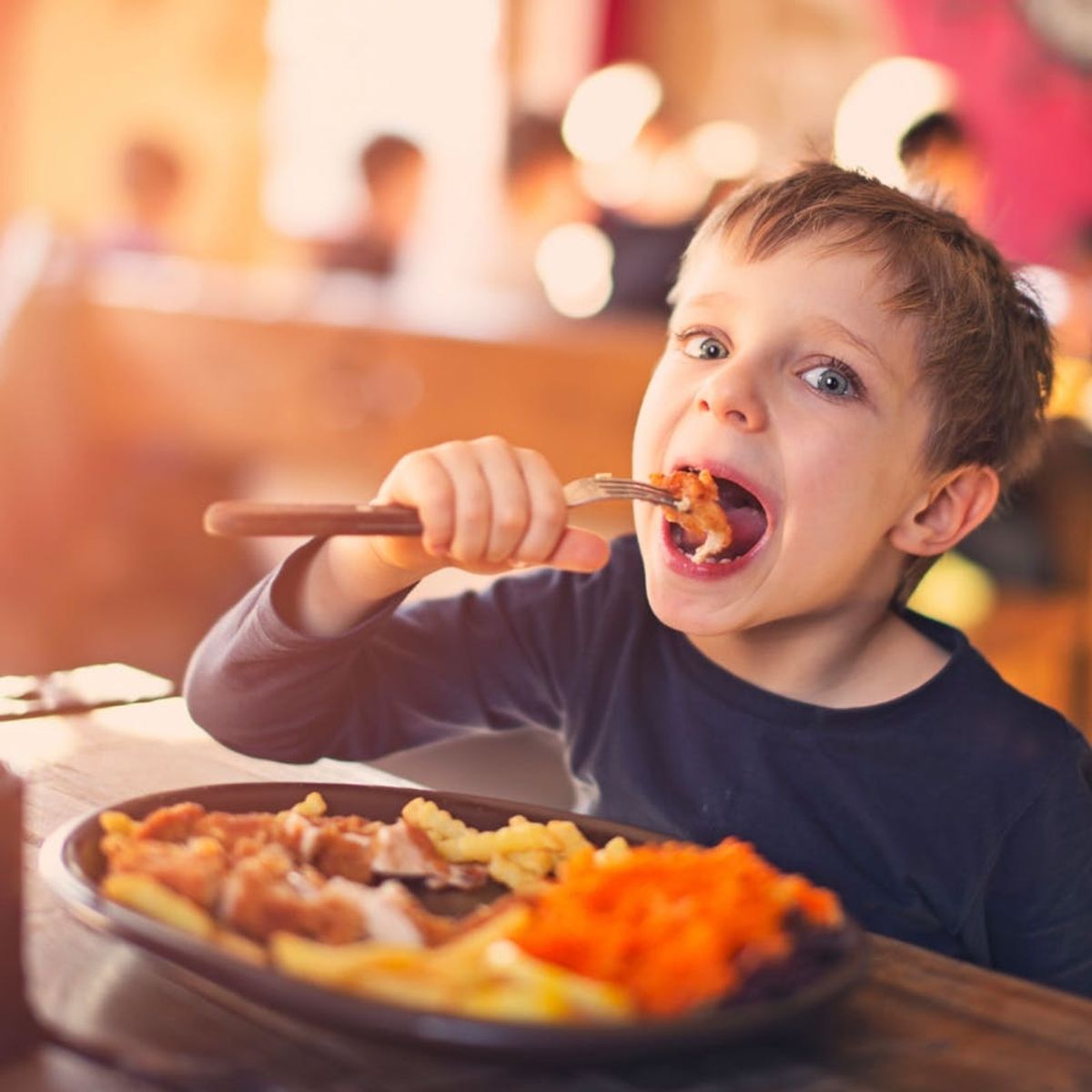 6 Expert Tips for Dining Out With Kids