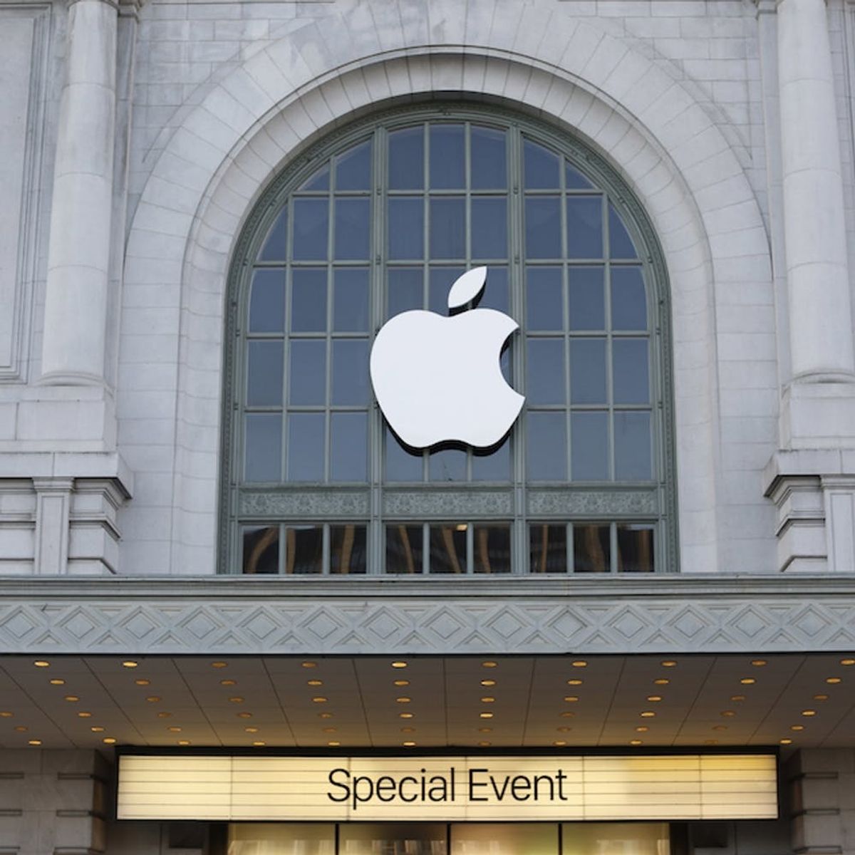 Live Blog: Here’s Everything Unfolding at Apple’s 2016 March Event