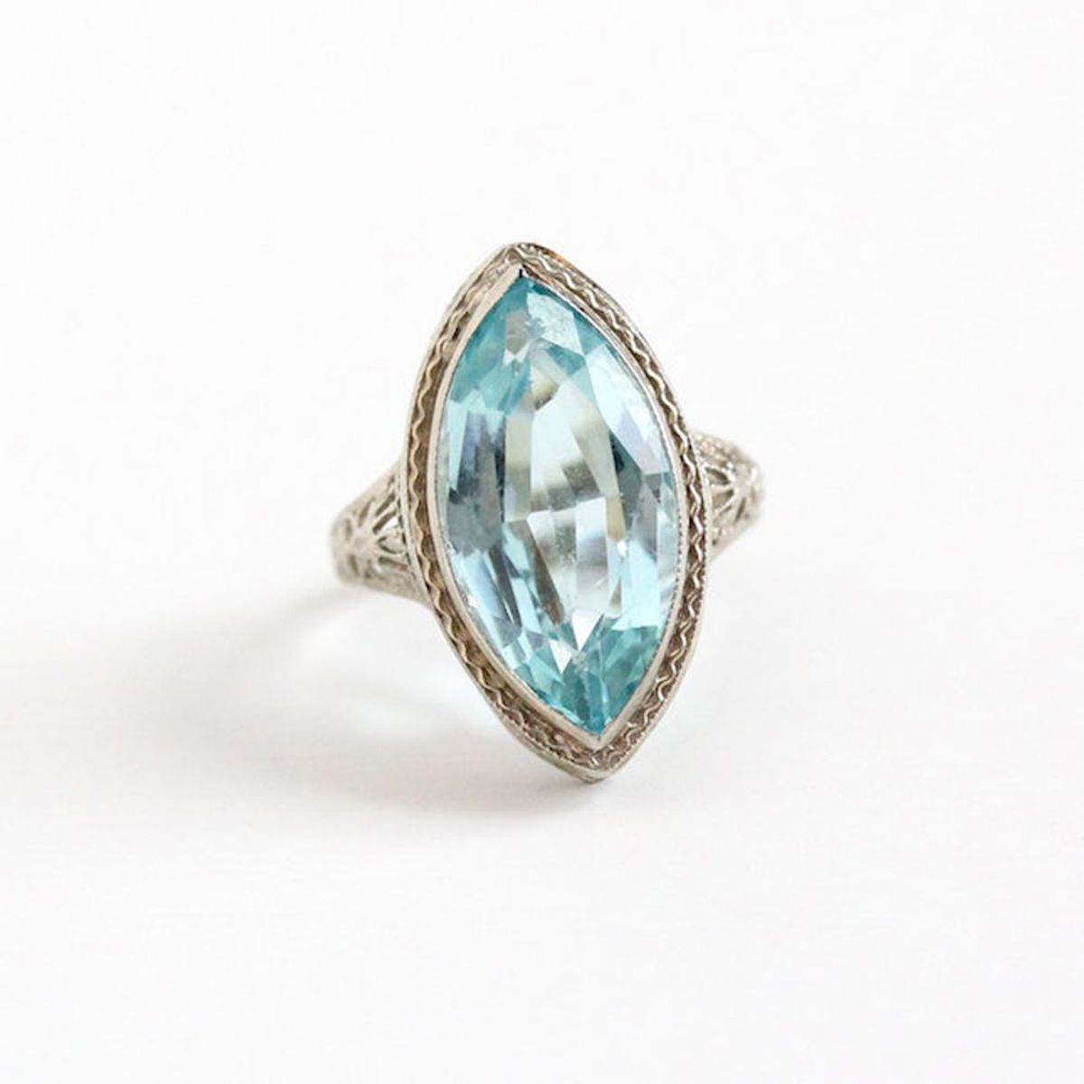 13 Aquamarine Engagement Rings That’ll Sweep You Off Your Feet
