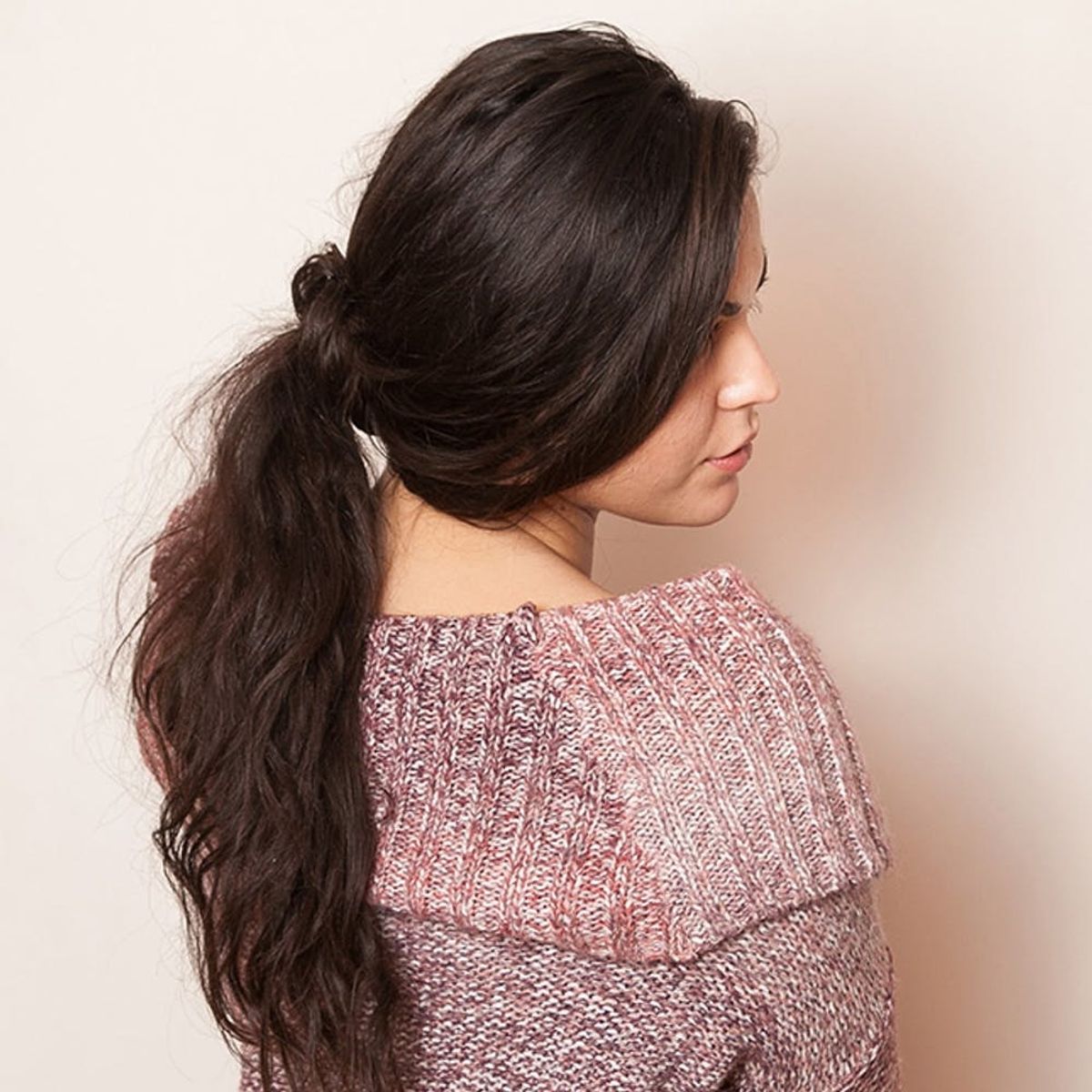 How to Hack a Ponytail Without an Elastic