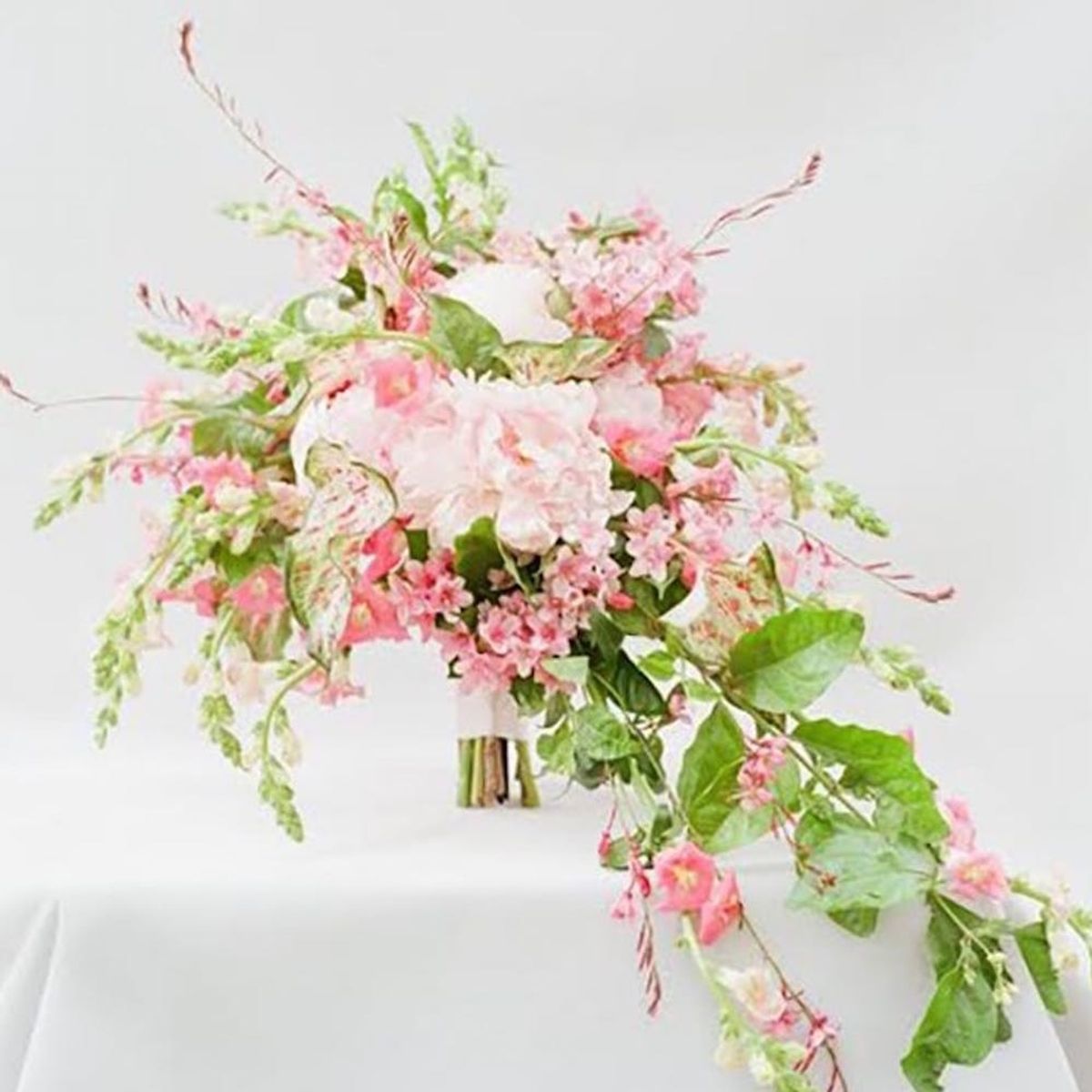 How to Pick the Best Blooms for a Spring Wedding