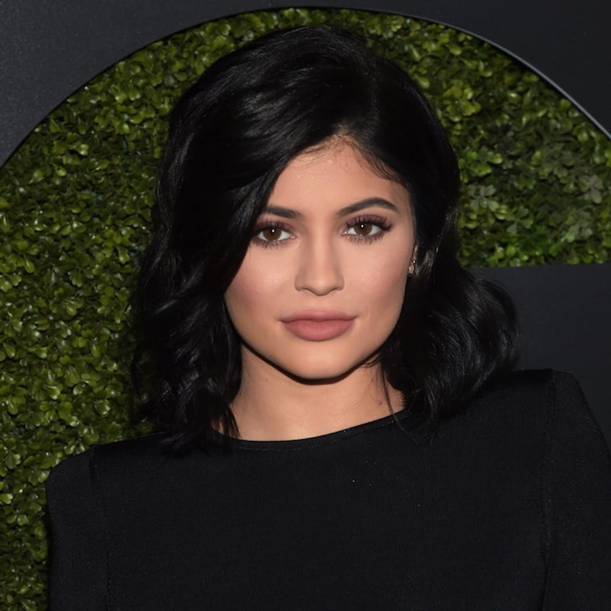 This Kylie Jenner Makeup Tutorial Is Unlike Any We’ve Ever Seen