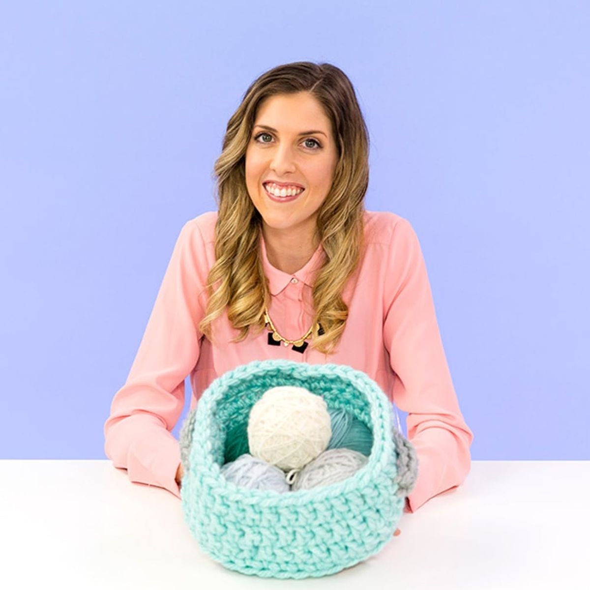 How to Transform a Ball of Yarn into a Decorative Basket