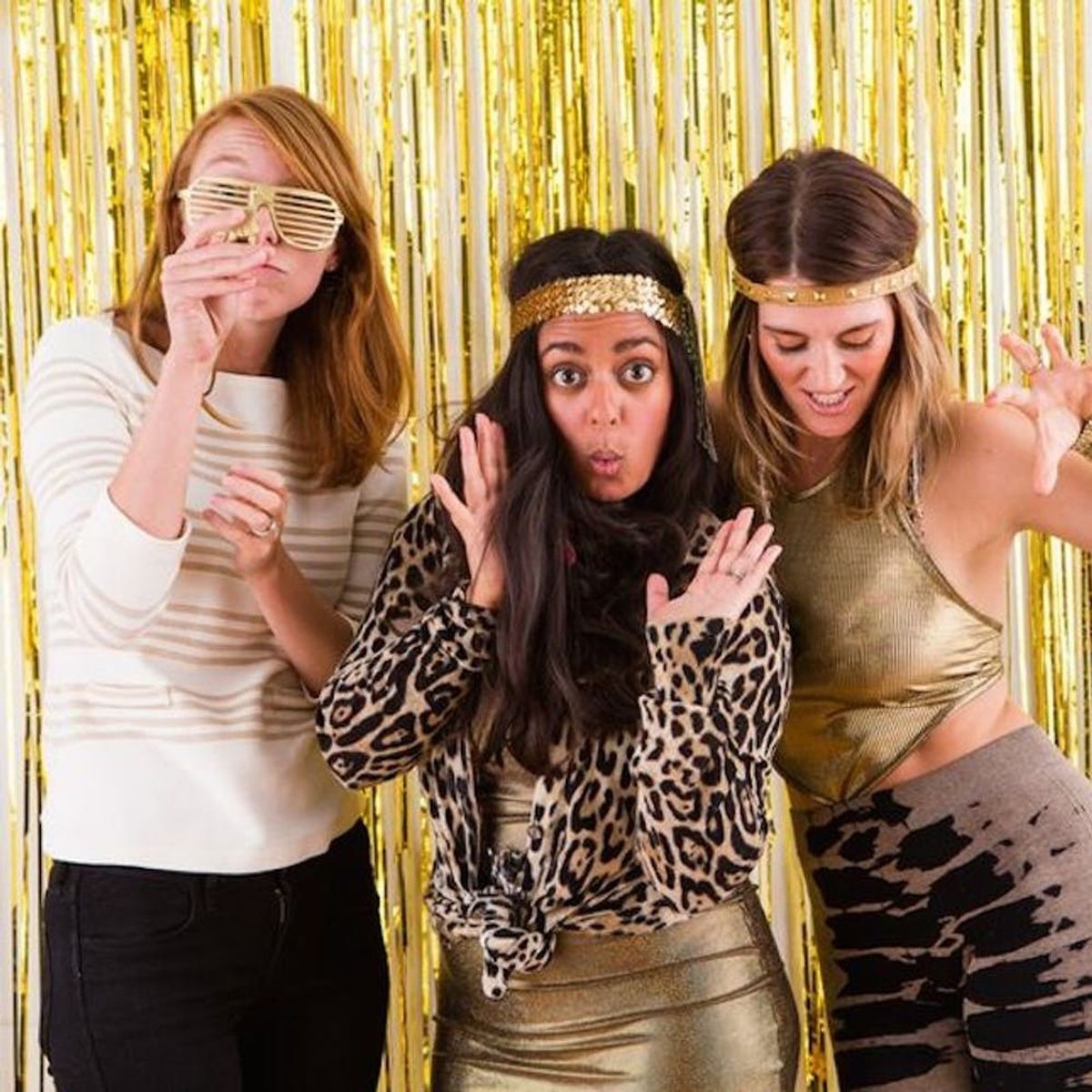 13 NYE Photo Booth Backdrops You Can Buy or DIY