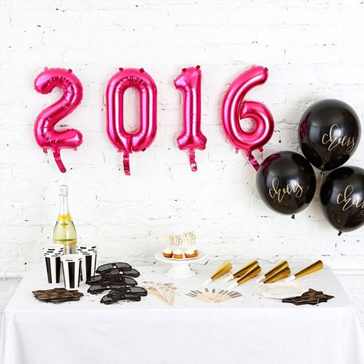 15 Balloons to Make Your New Year’s Eve Party Festive AF