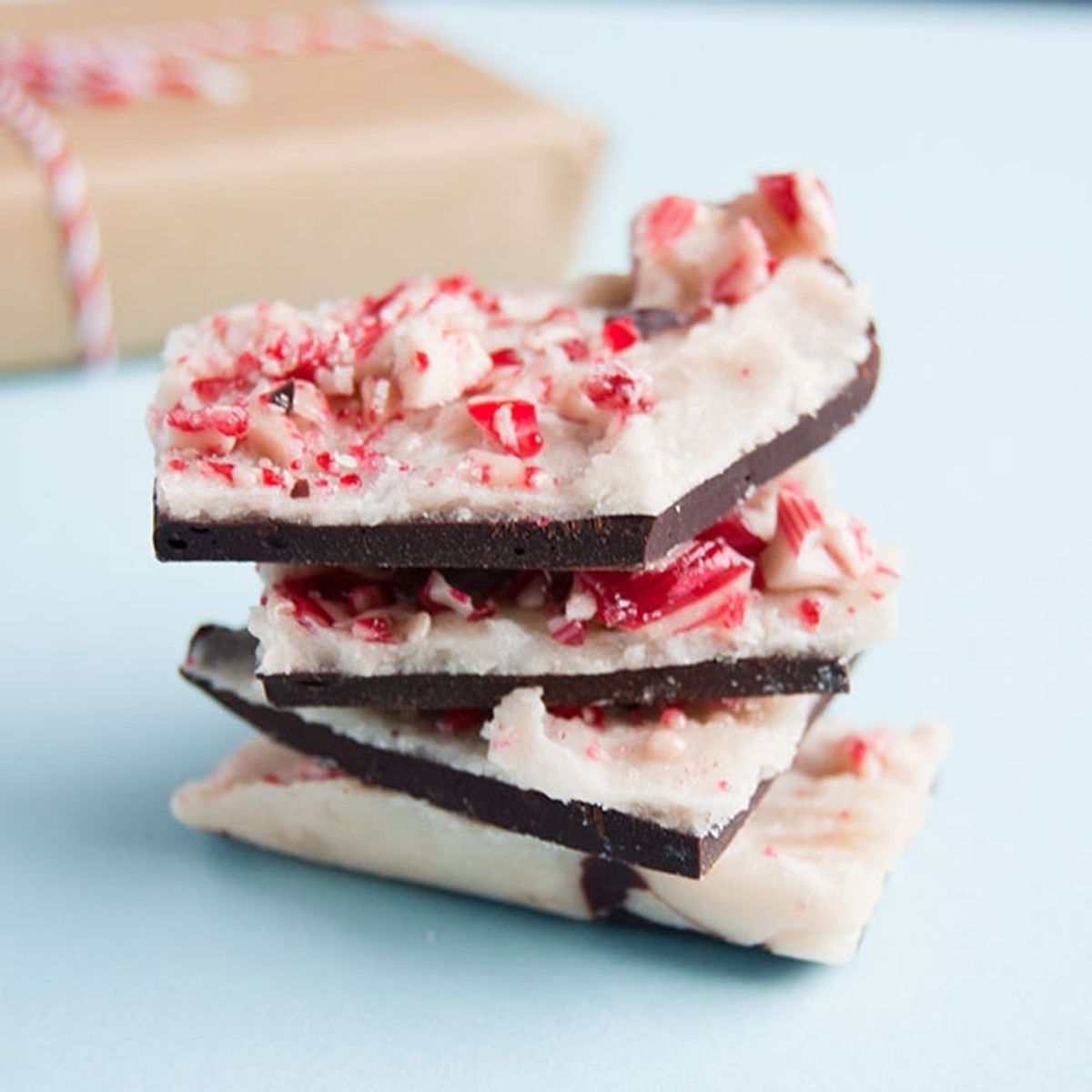 How To Make Healthy Peppermint Bark That's A Total Crowd Pleaser