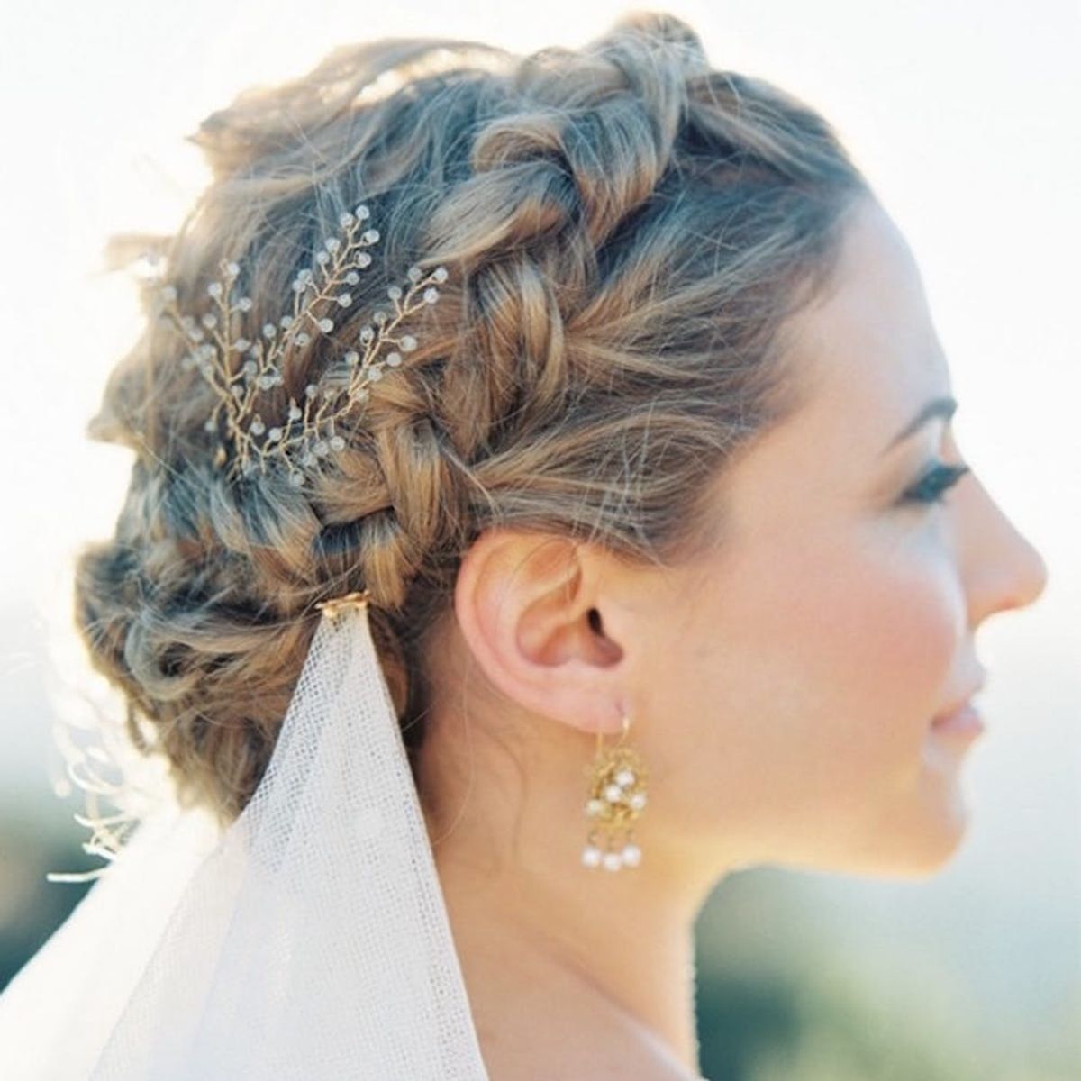 7 Ways to Style Your Hair Under a Wedding Veil