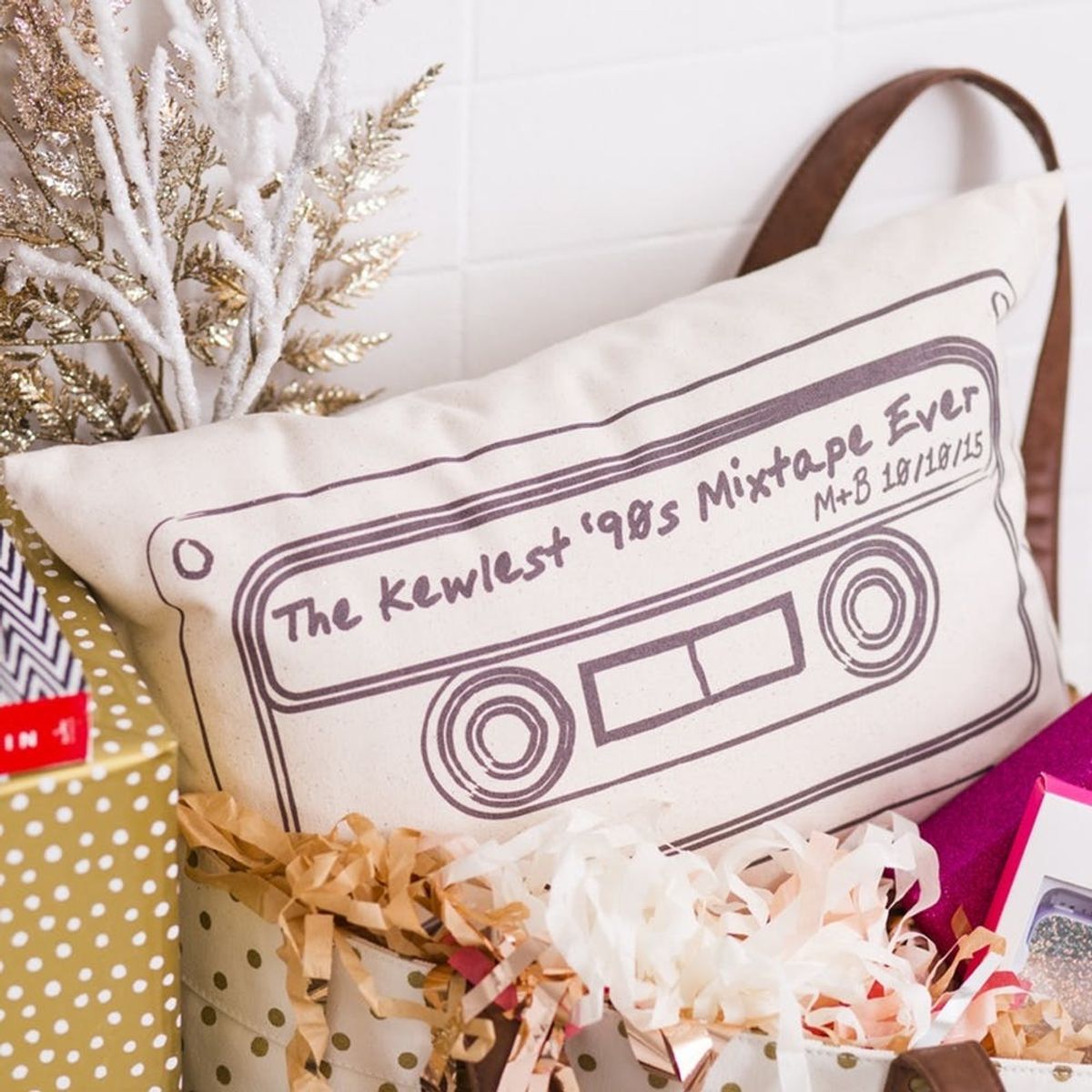 9 Personalized Gifts Every Newlywed Couple Is Wishing for This Holiday
