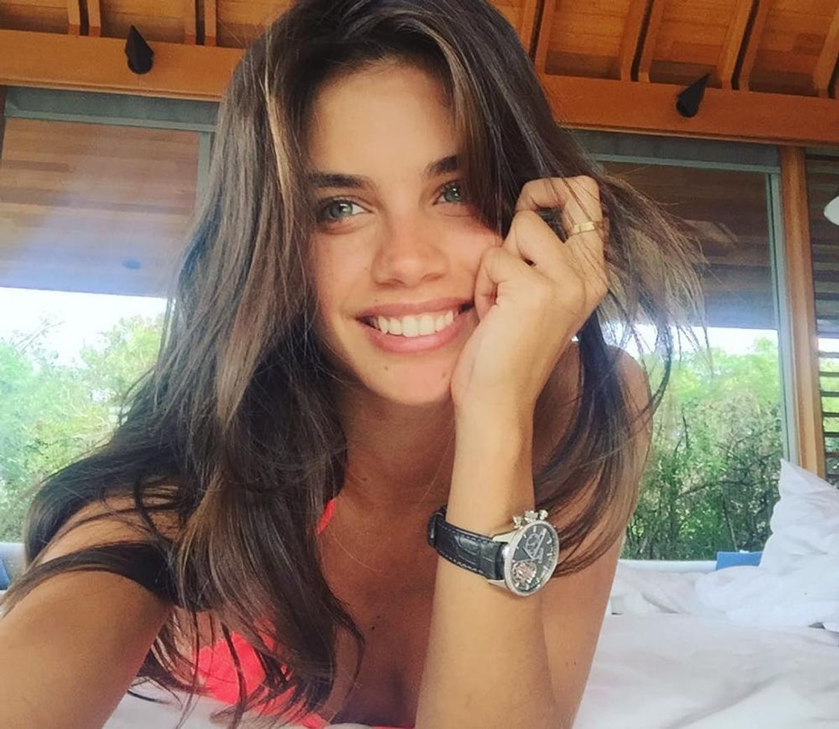10 No-Makeup Selfies from Your Fave Victoria’s Secret Angels
