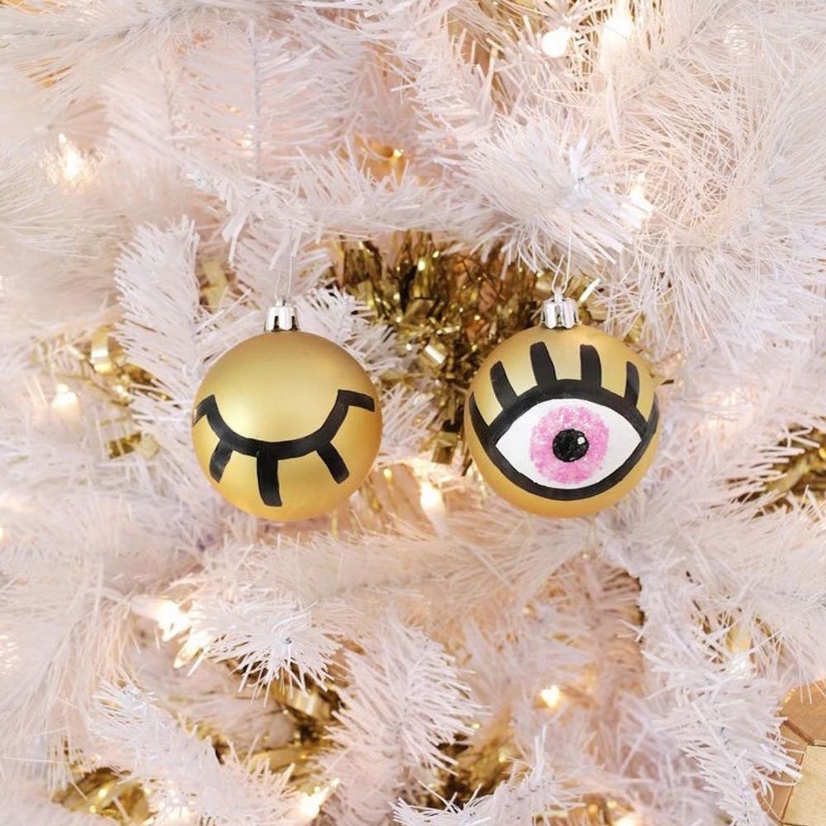 15 DIY Christmas Ornaments Minimalists Will Love