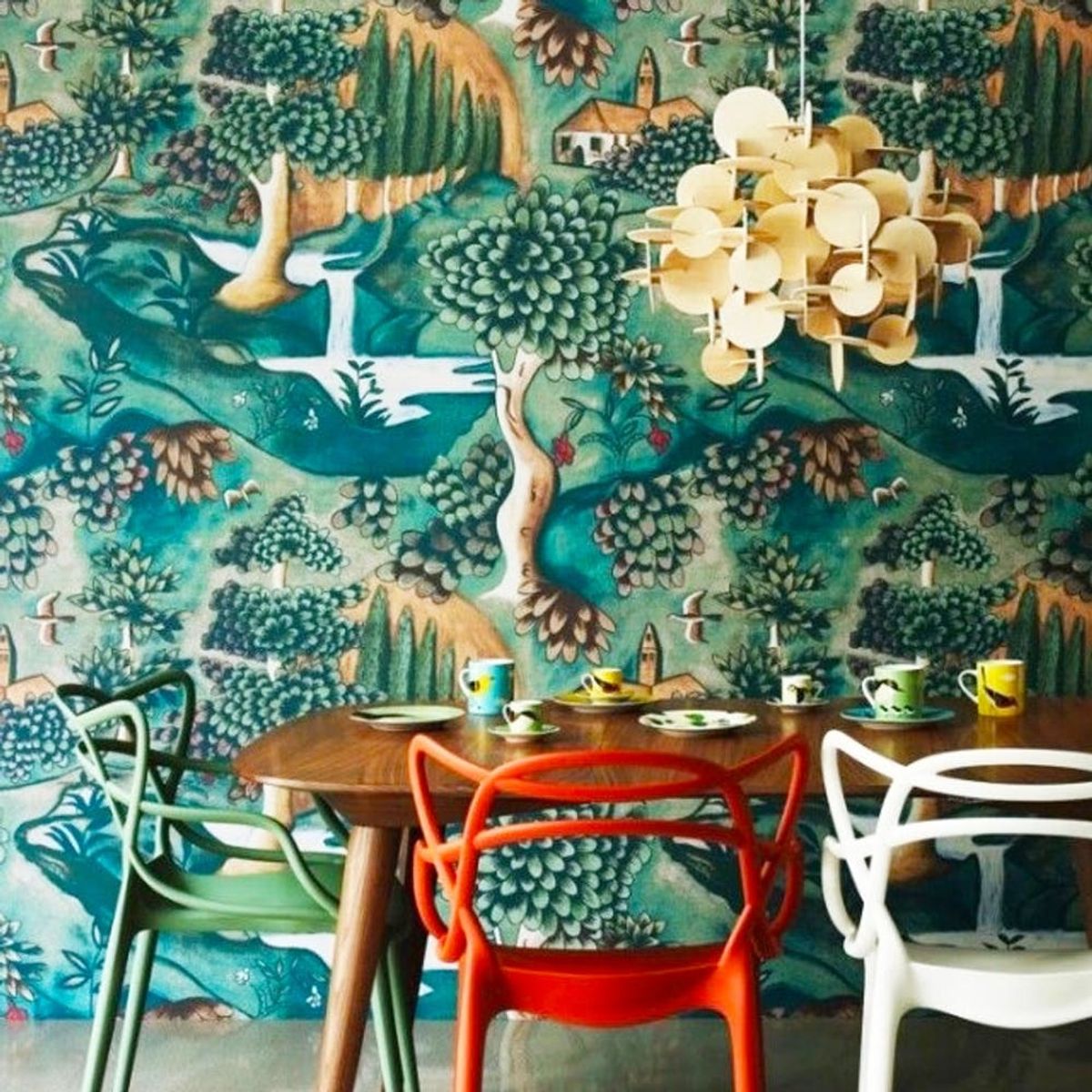 10 Dramatic Wallpapers That Will Make a Serious Statement