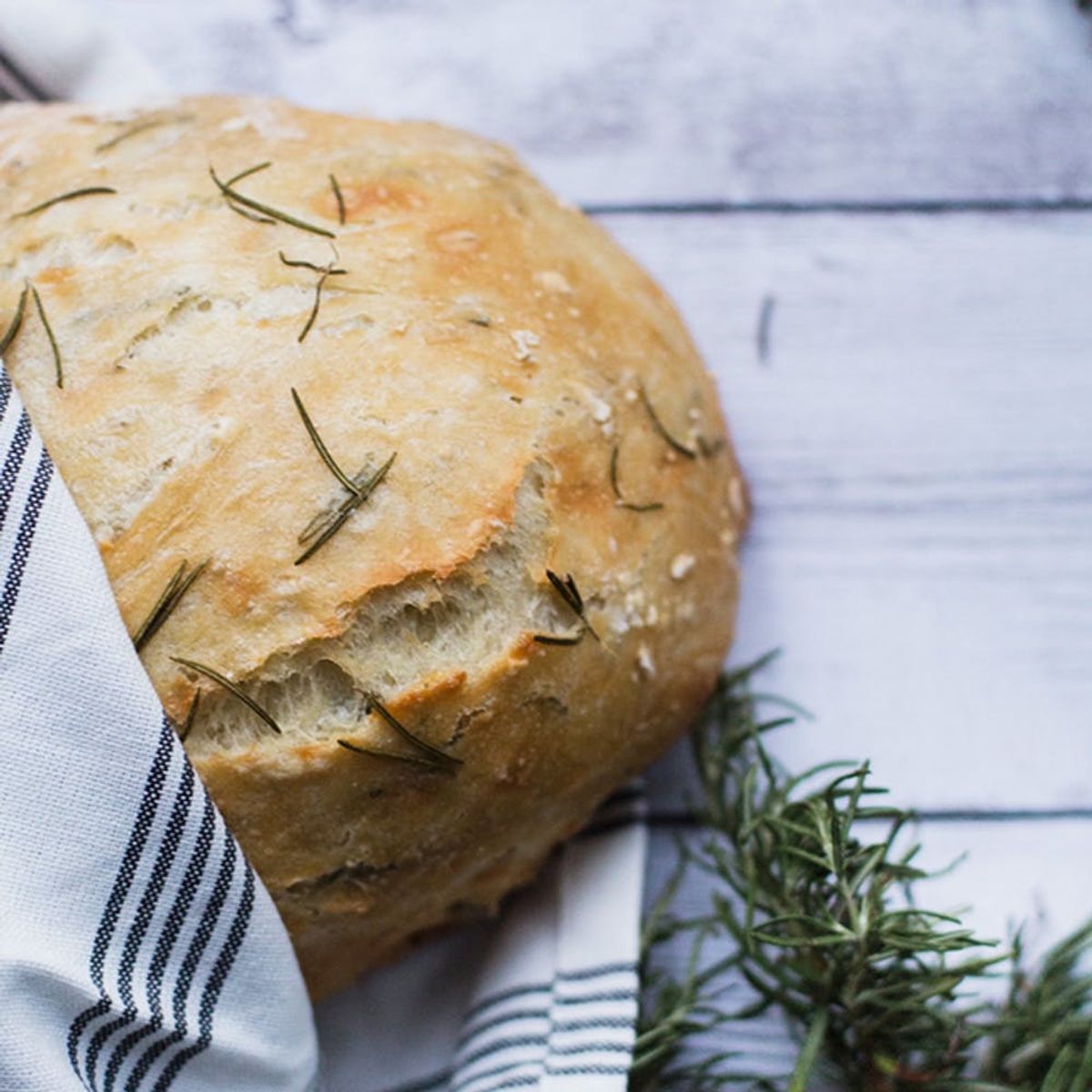 This No-Knead, 5-Ingredient Artisanal Bread Is Super Easy to Bake